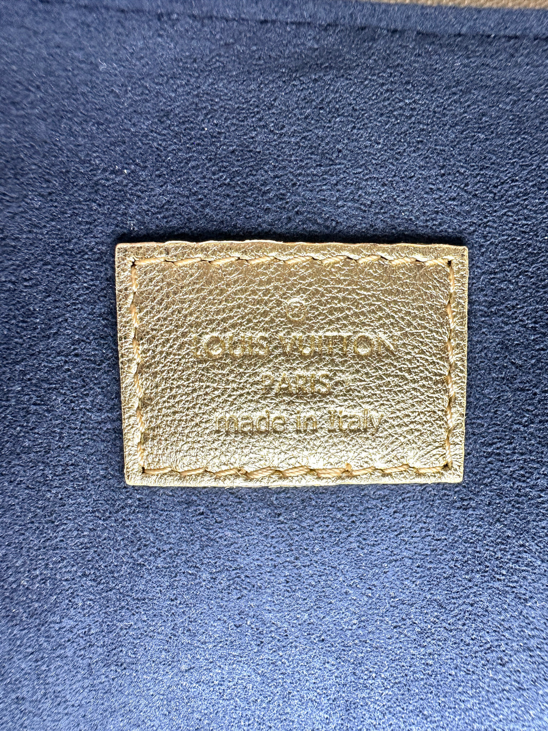 Louis Vuitton Pochette Coussin Gold Monogram Embossed Leather Shoulder Bag LV2872