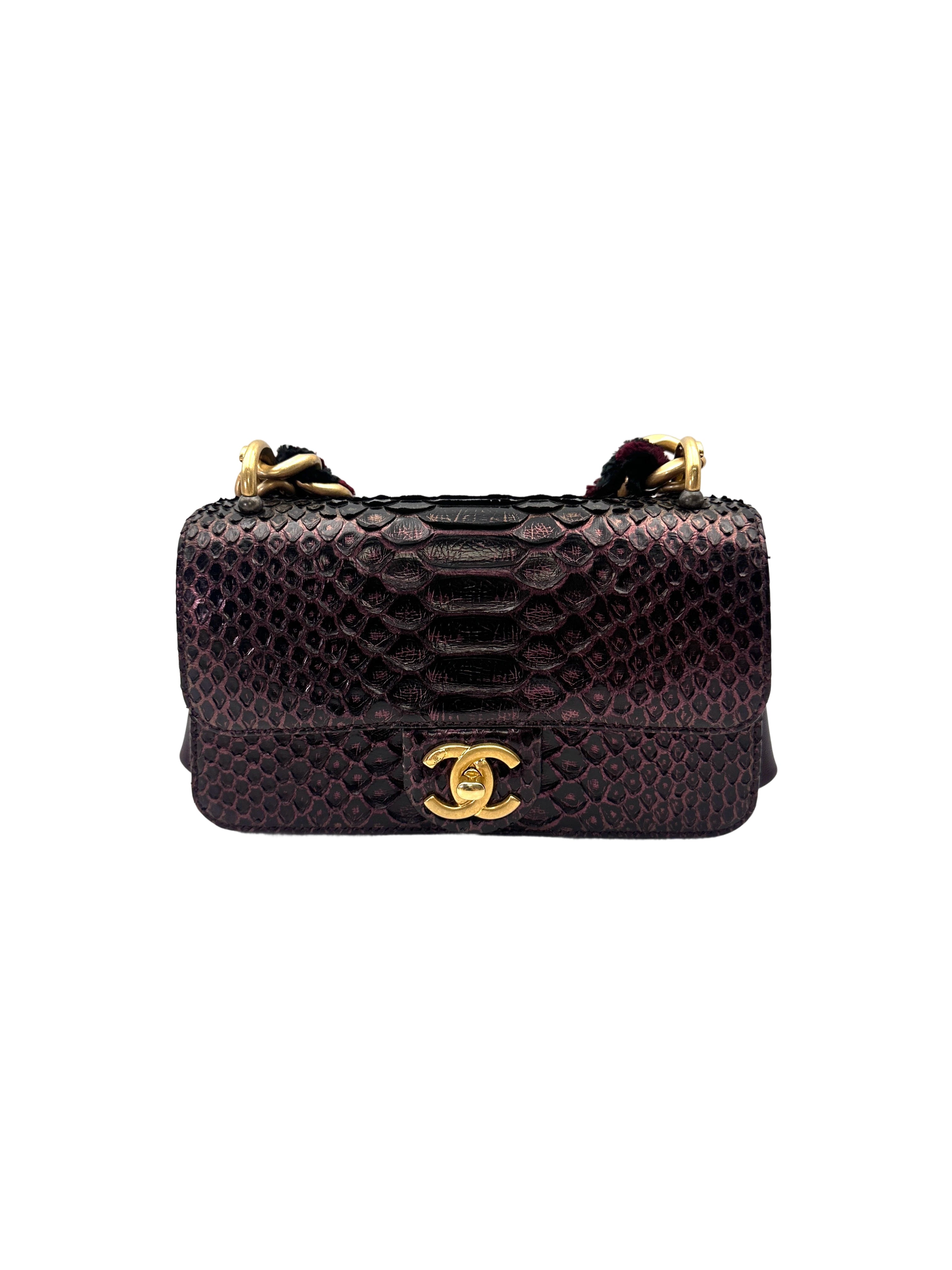 Chanel Classic Flap Metallic Black Python Leather Shoulder Bag With Gold Hardware(24***85) CC2057