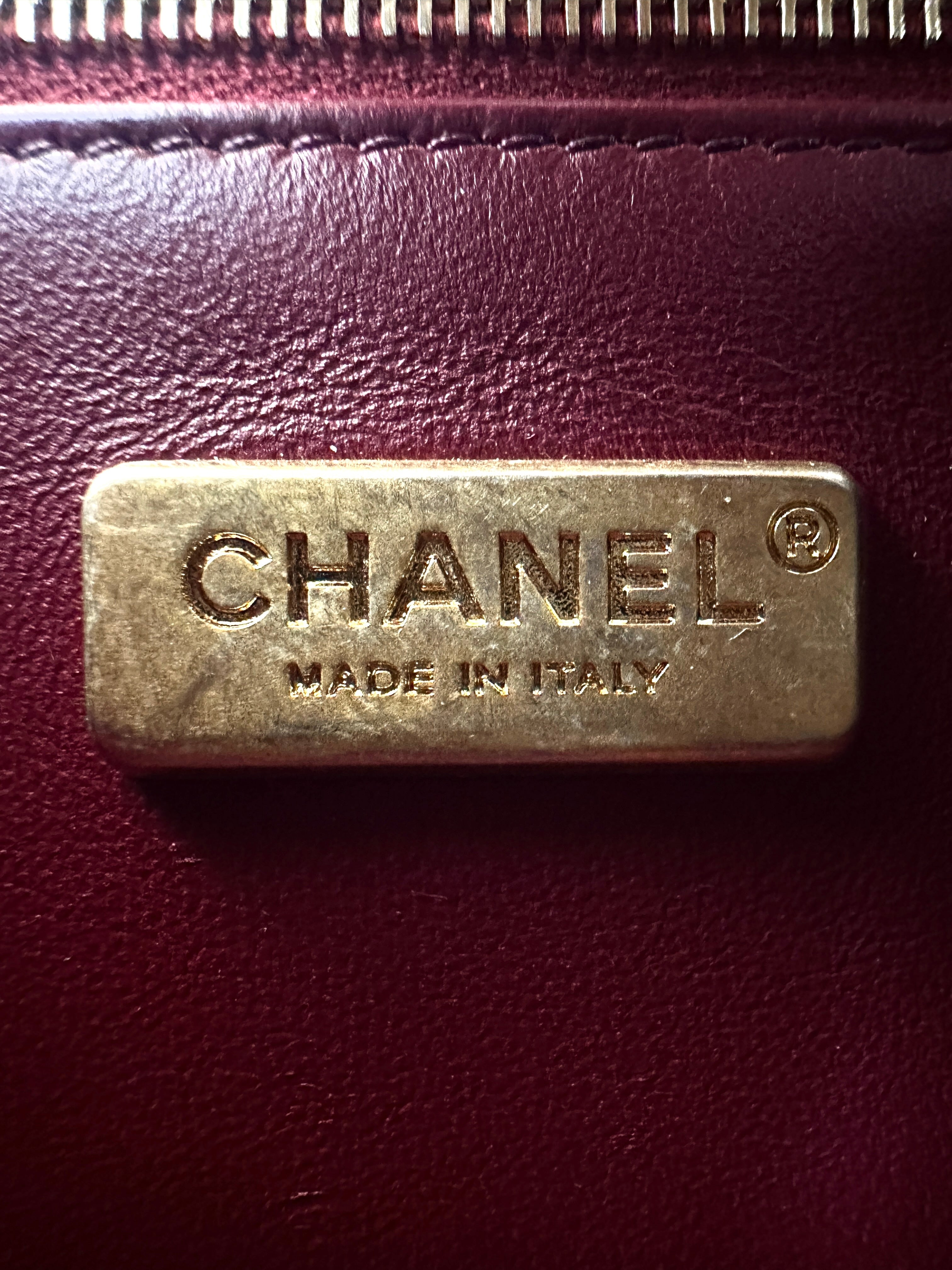 Chanel Classic Flap Metallic Black Python Leather Shoulder Bag With Gold Hardware(24***85) CC2057