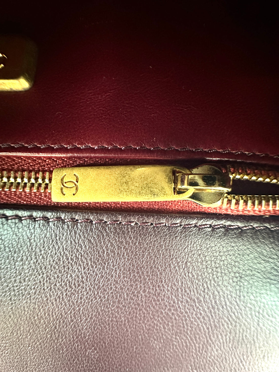 Chanel Classic Flap Metallic Black Python Leather Shoulder Bag With Gold Hardware(24***85) CC2057