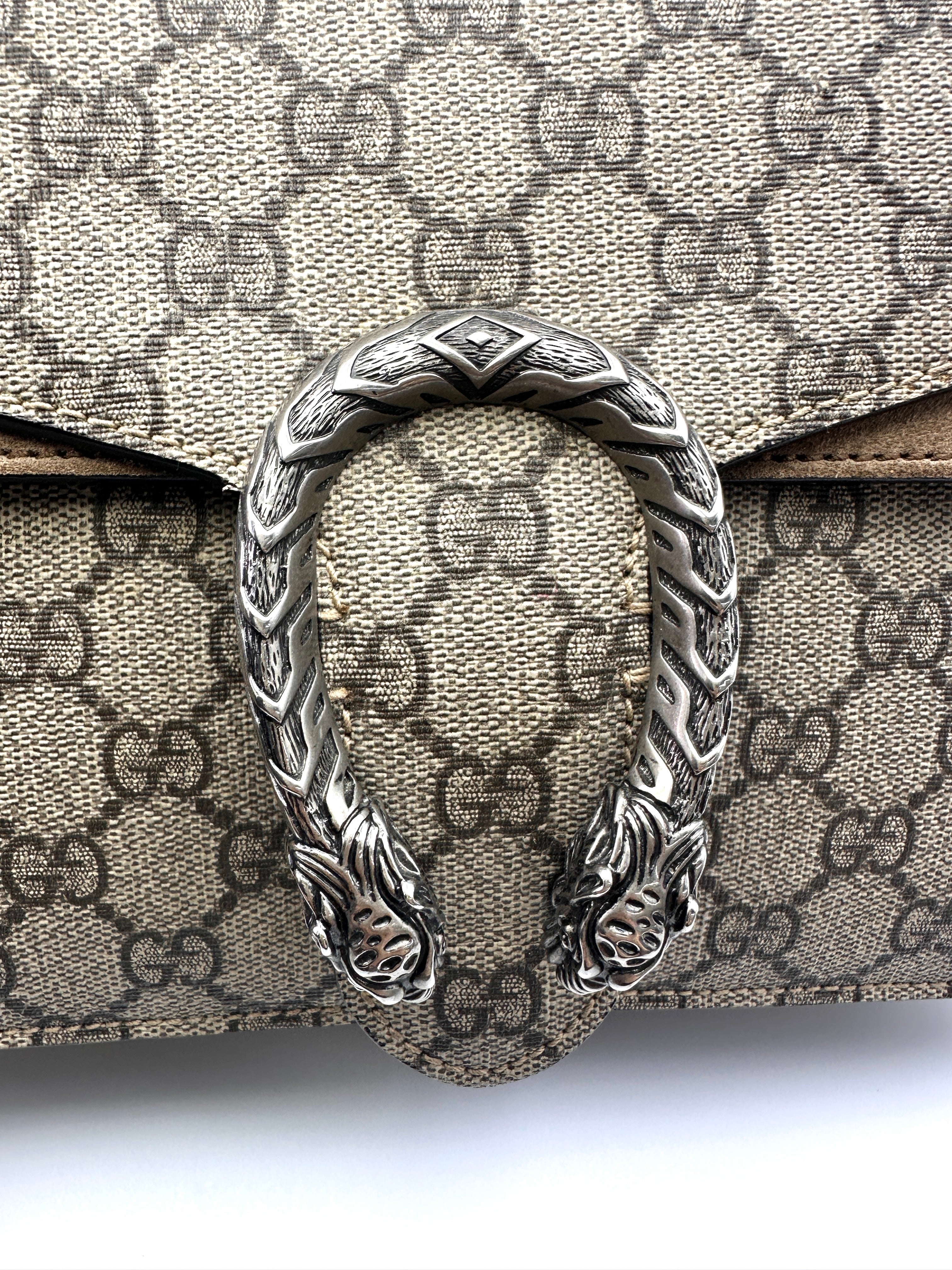 Gucci Dionysus GG Supreme Canvas Medium Size Shoulder Bag GG1140