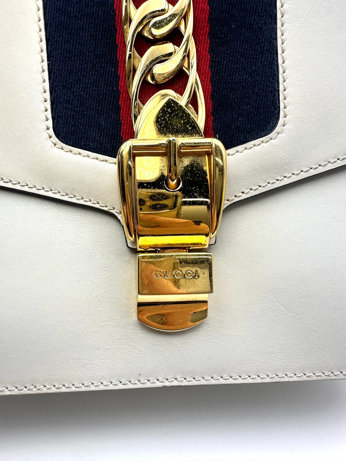 Gucci Sylvie White Leather Medium Size Shoulder Bag GG1141