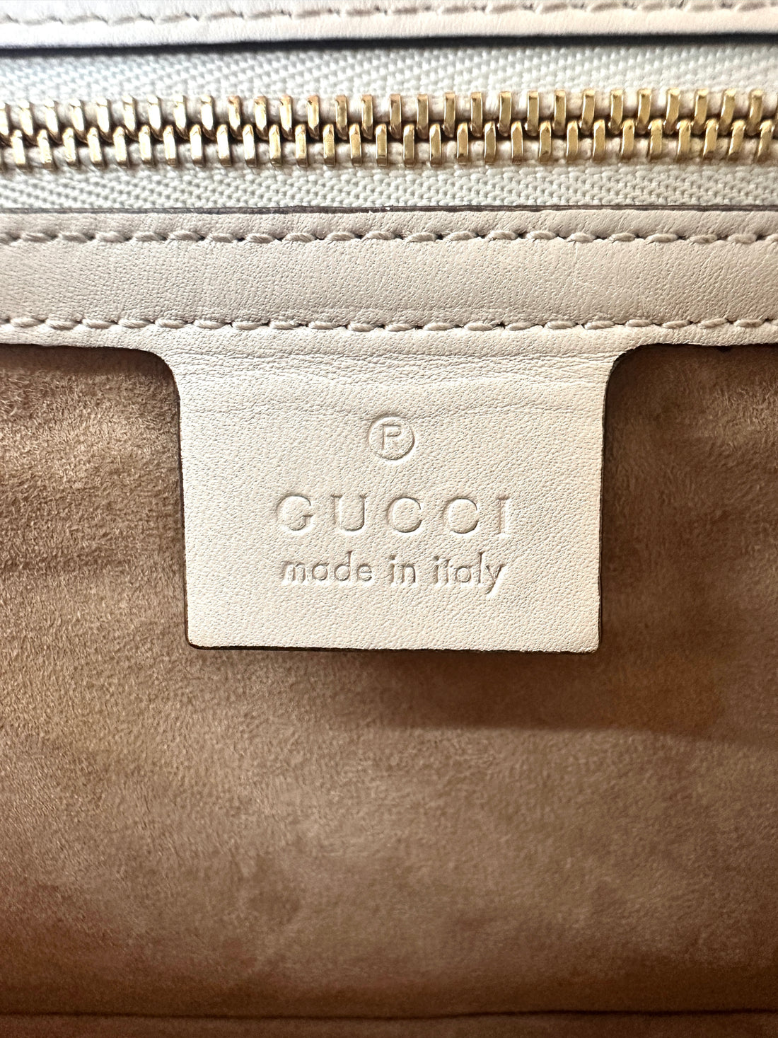 Gucci Sylvie White Leather Medium Size Shoulder Bag GG1141