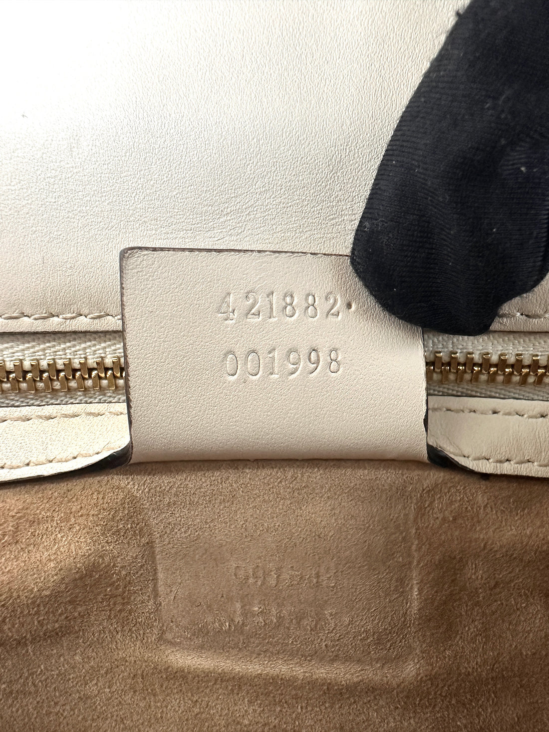Gucci Sylvie White Leather Medium Size Shoulder Bag GG1141