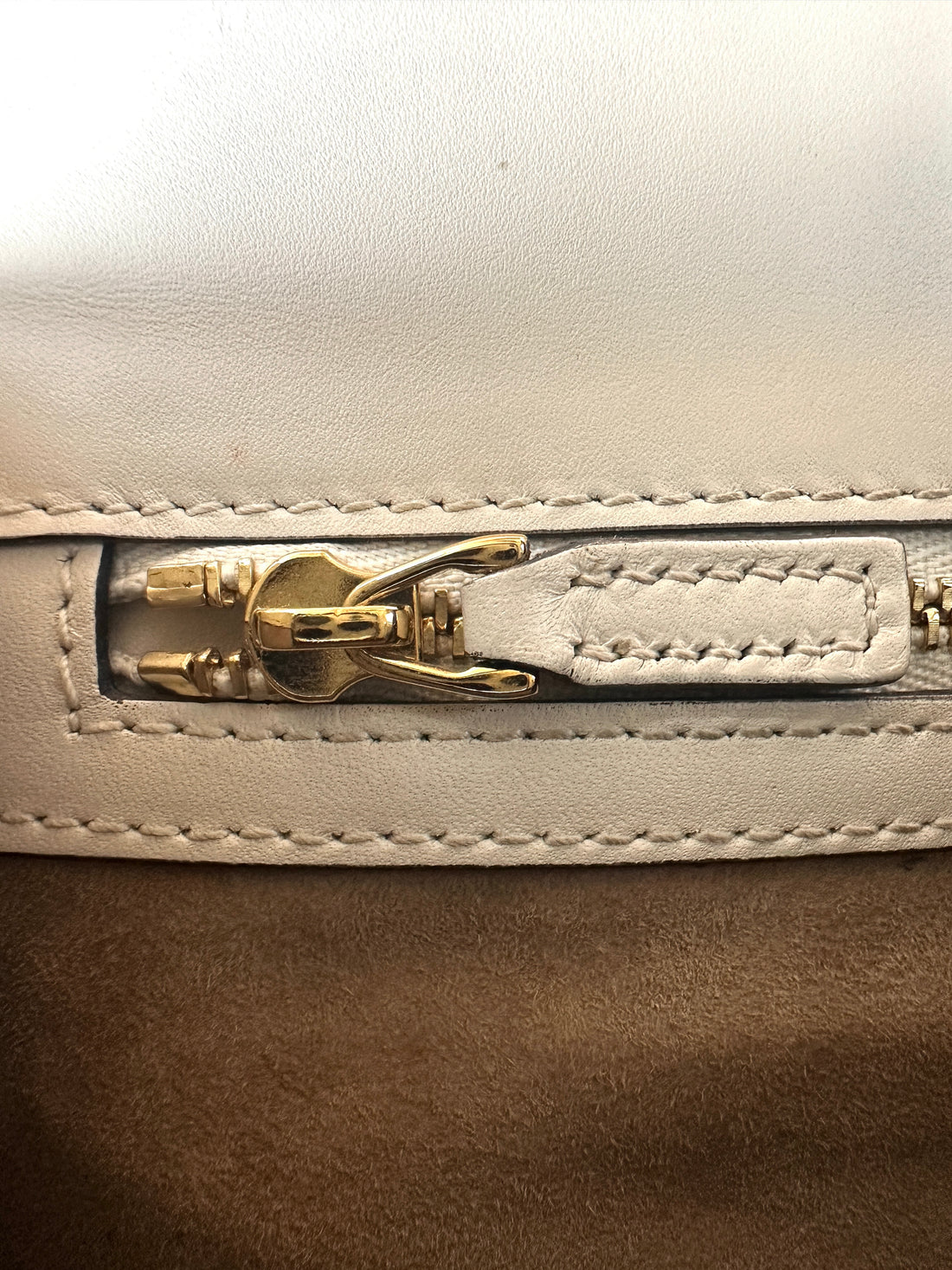 Gucci Sylvie White Leather Medium Size Shoulder Bag GG1141