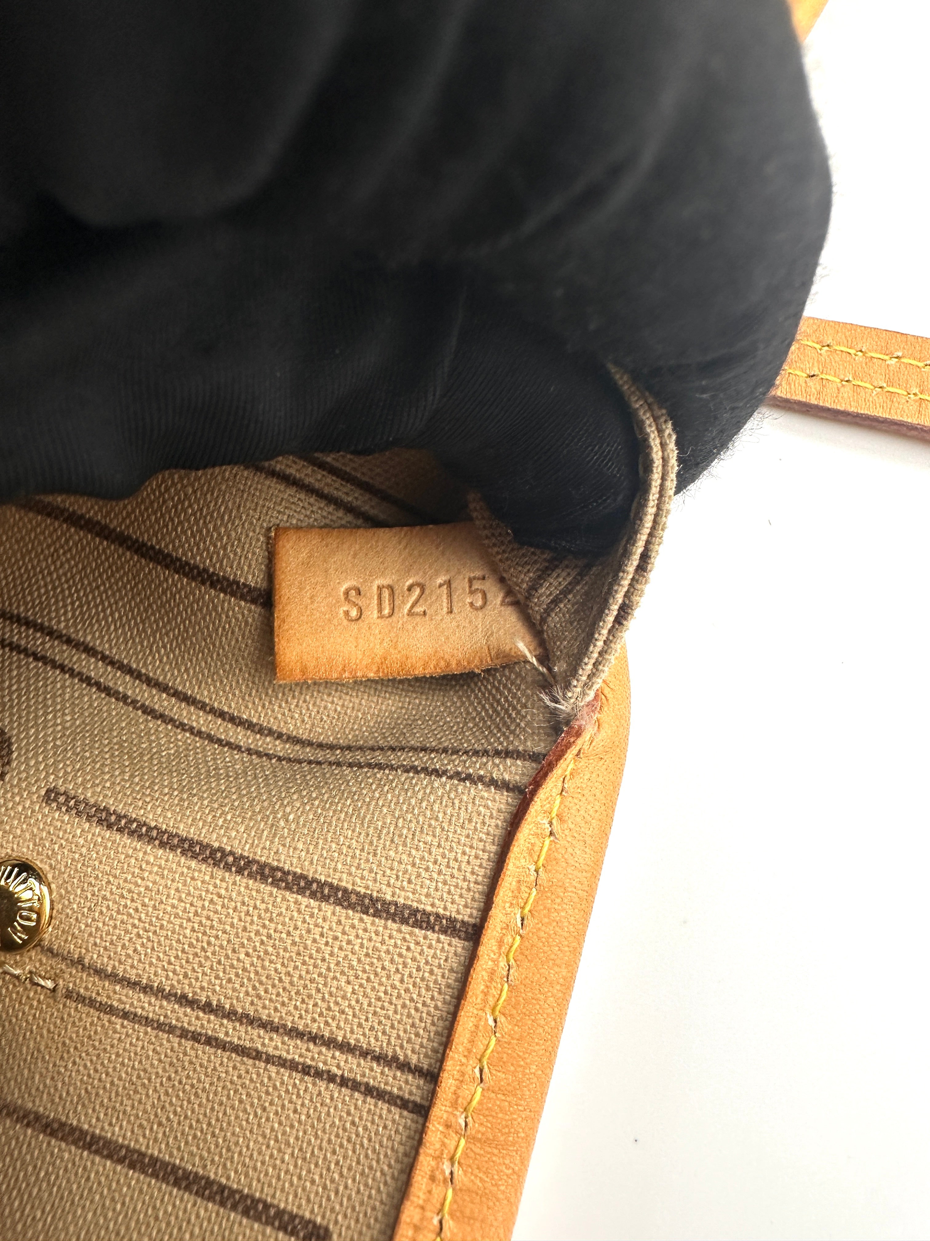Louis Vuitton Neverfull MM Monogram Canvas Handle Bag LV2881