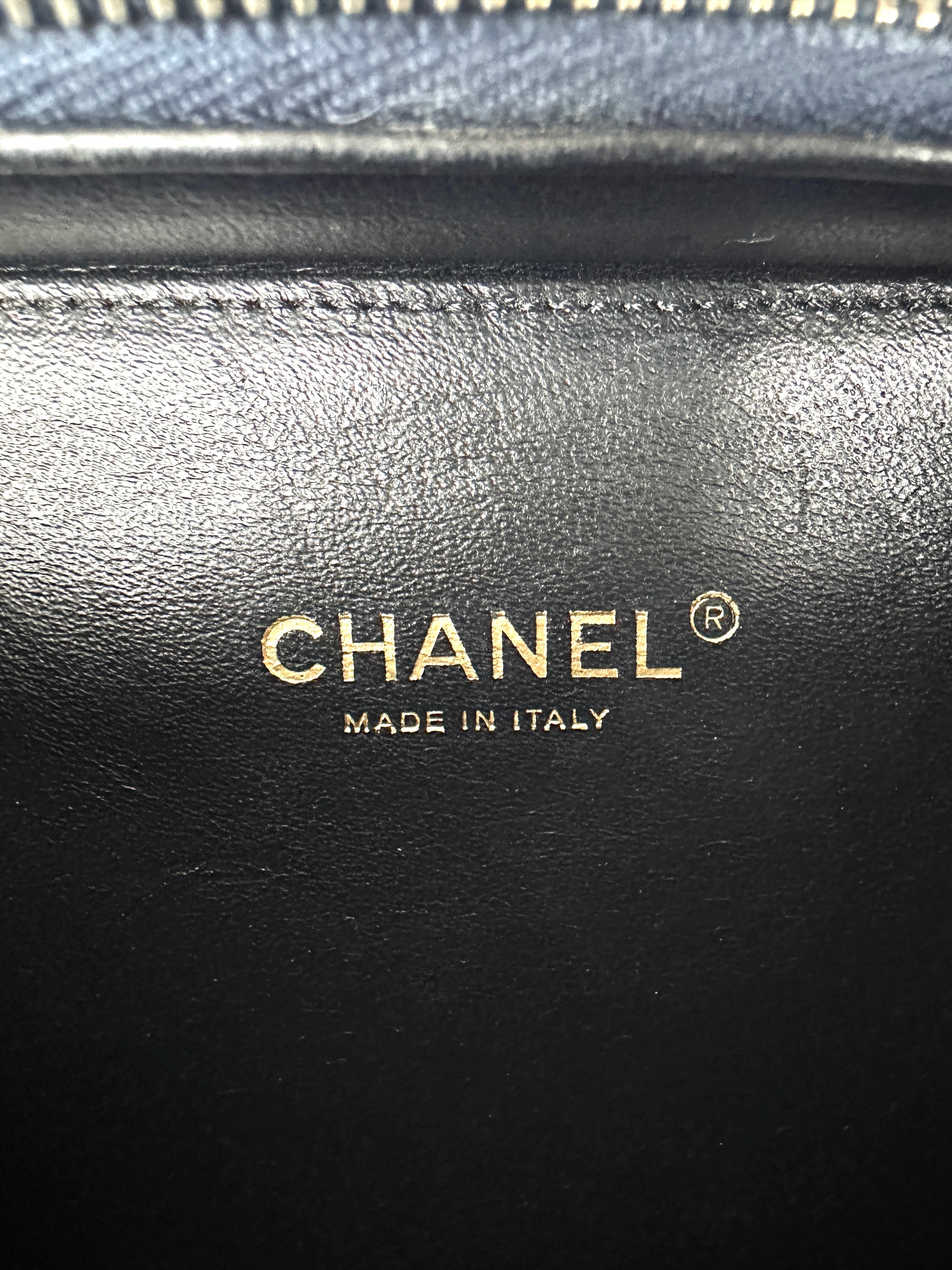 Chanel CC Filigree Navy Quilted Leather Top Handle Vanity Case(23***30) CC2059