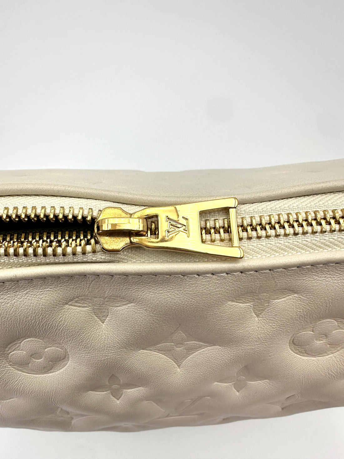 Louis Vuitton Pochette Coussin White Monogram Embossed Leather Shoulder Bag LV2889