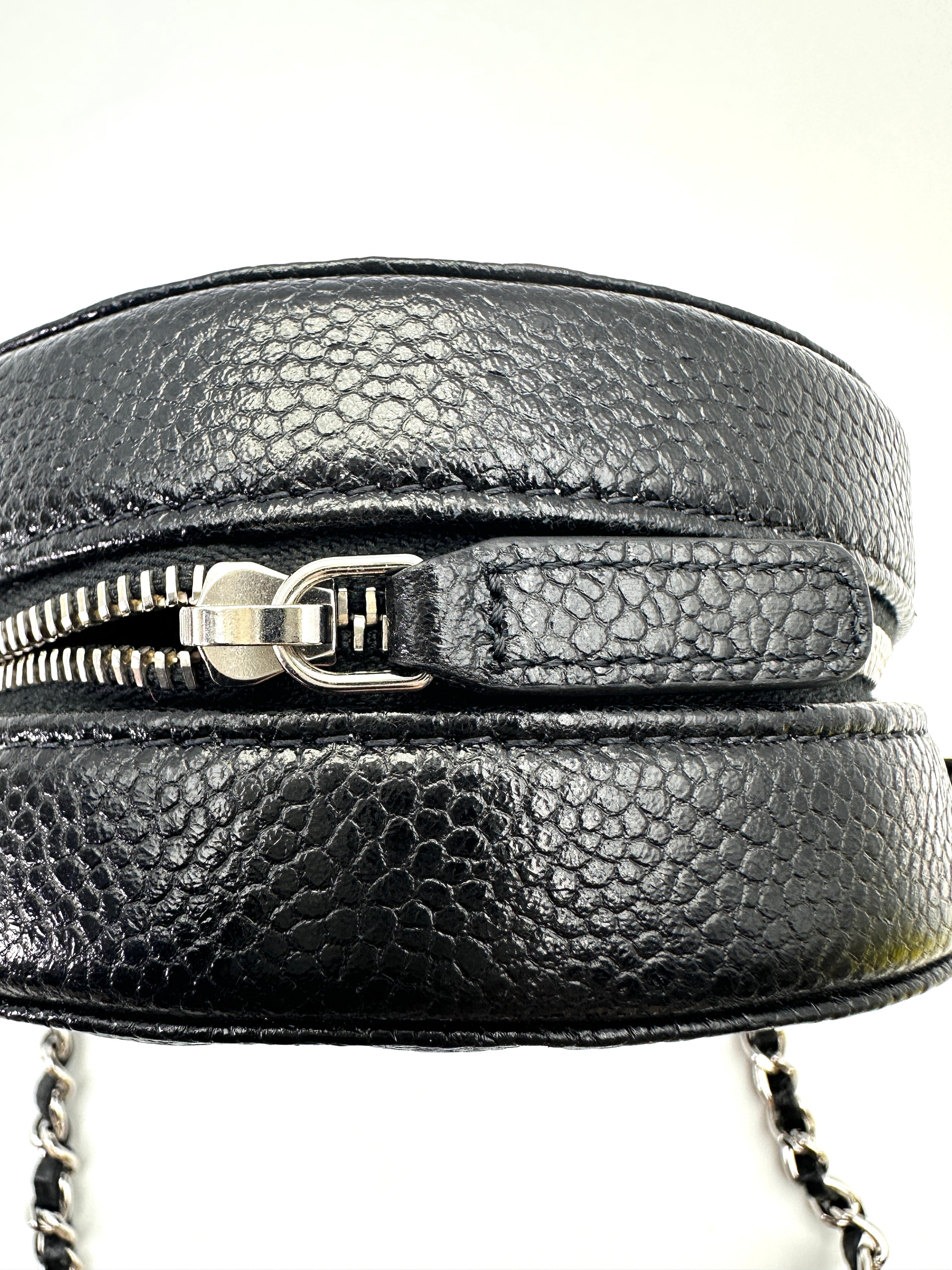 Chanel Camellia Black Leather Round Clutch(30***16) CC2058