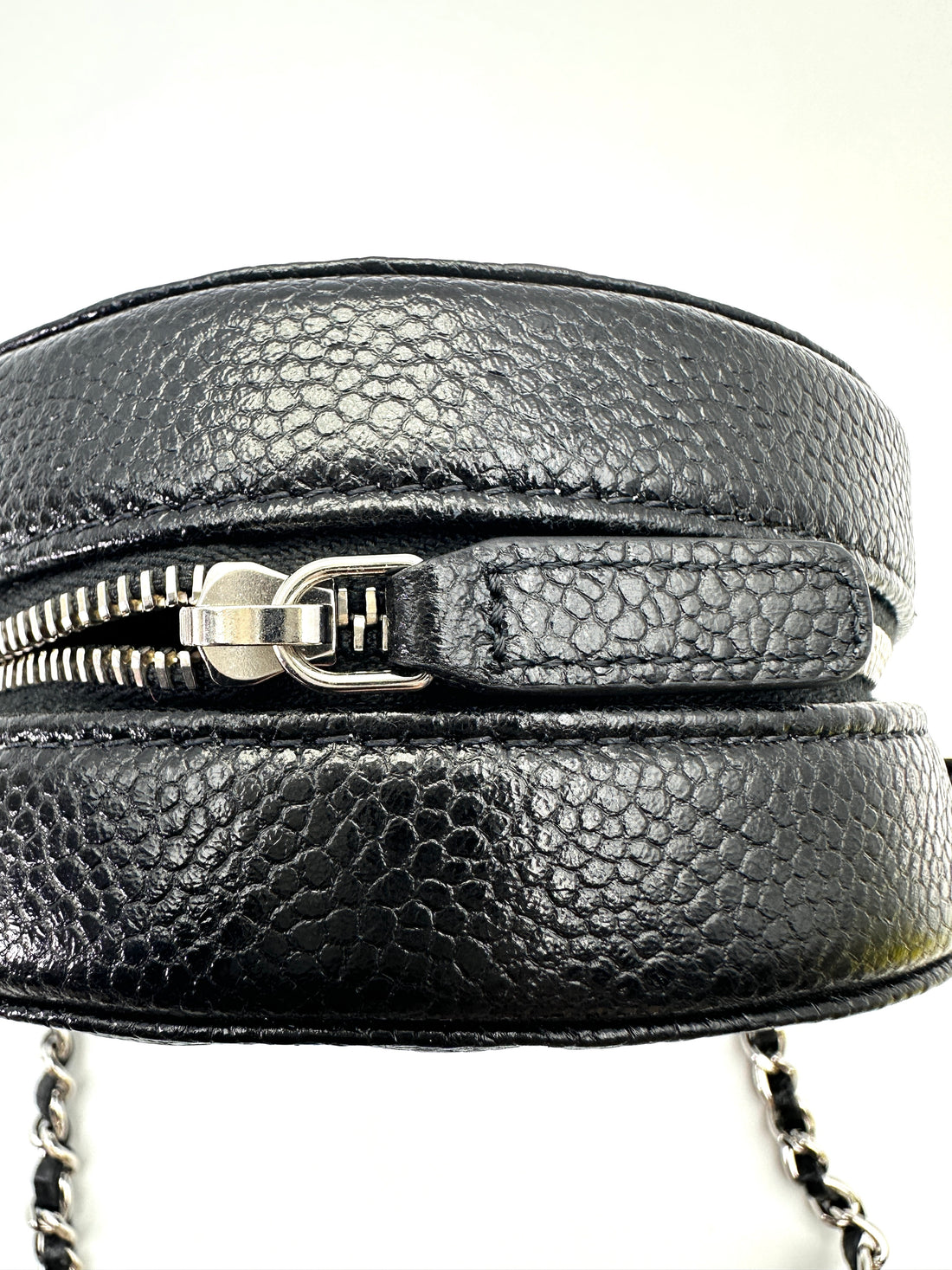 Chanel Camellia Black Leather Round Clutch(30***16) CC2058