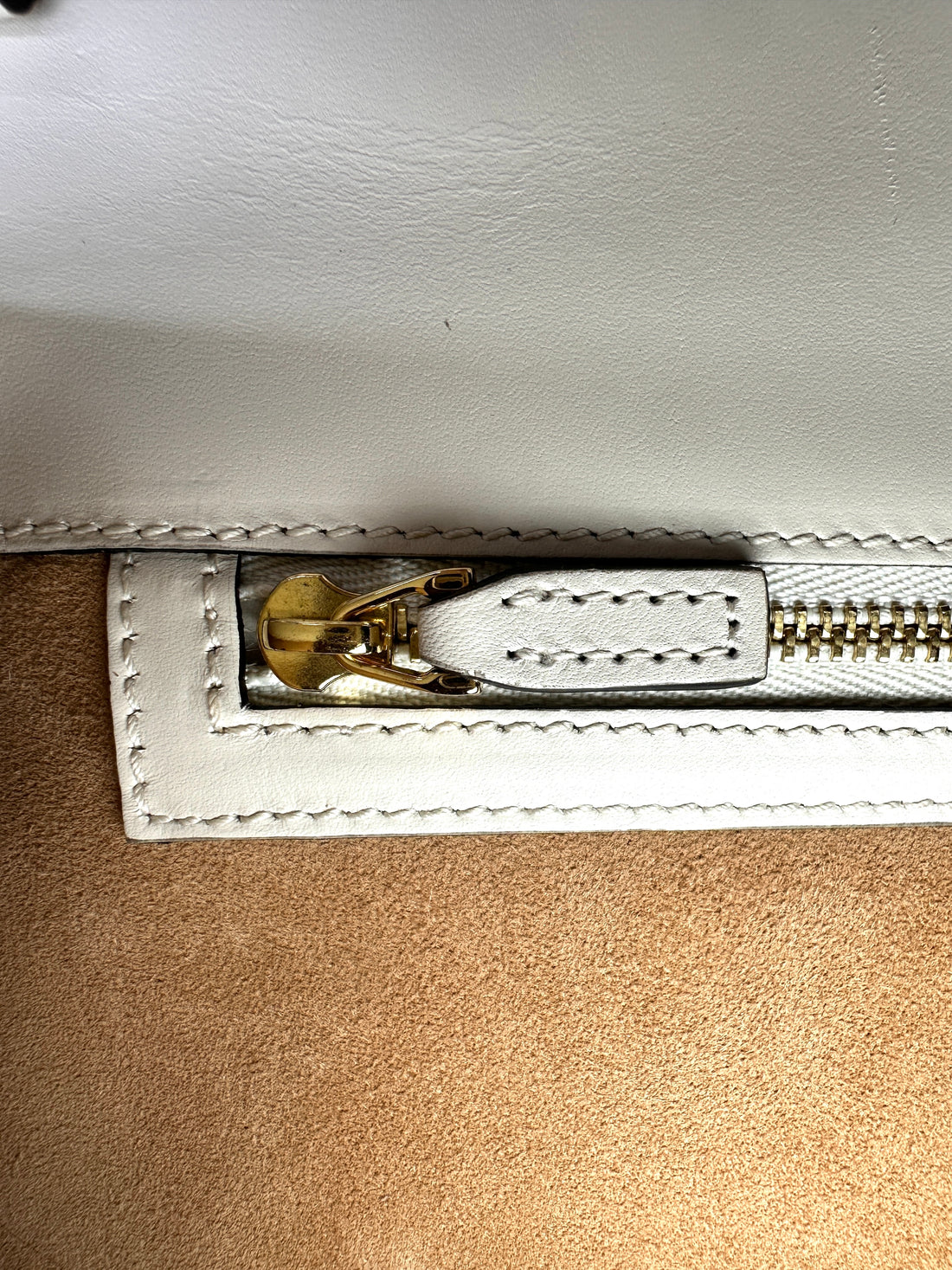 Gucci Sylvie White Leather Large Size Shoulder Bag GG1150