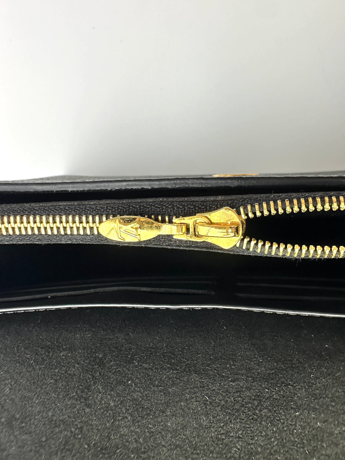 Louis Vuitton Vavin Damier Ebene Canvas & Black Leather Wallet On Chain LV2894