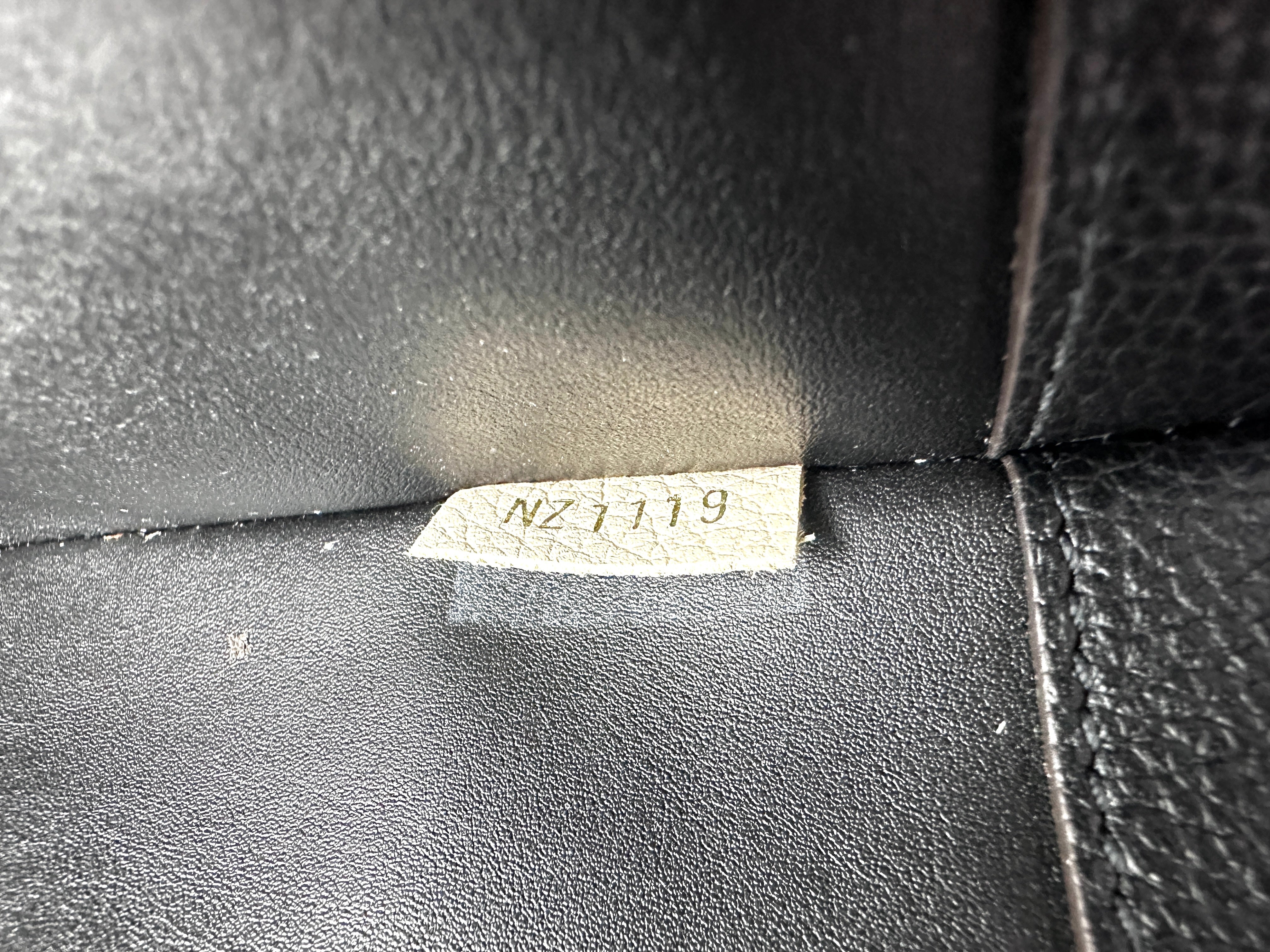 Louis Vuitton City Steamer Black/Beige Grained Leather Handle Bag LV2893