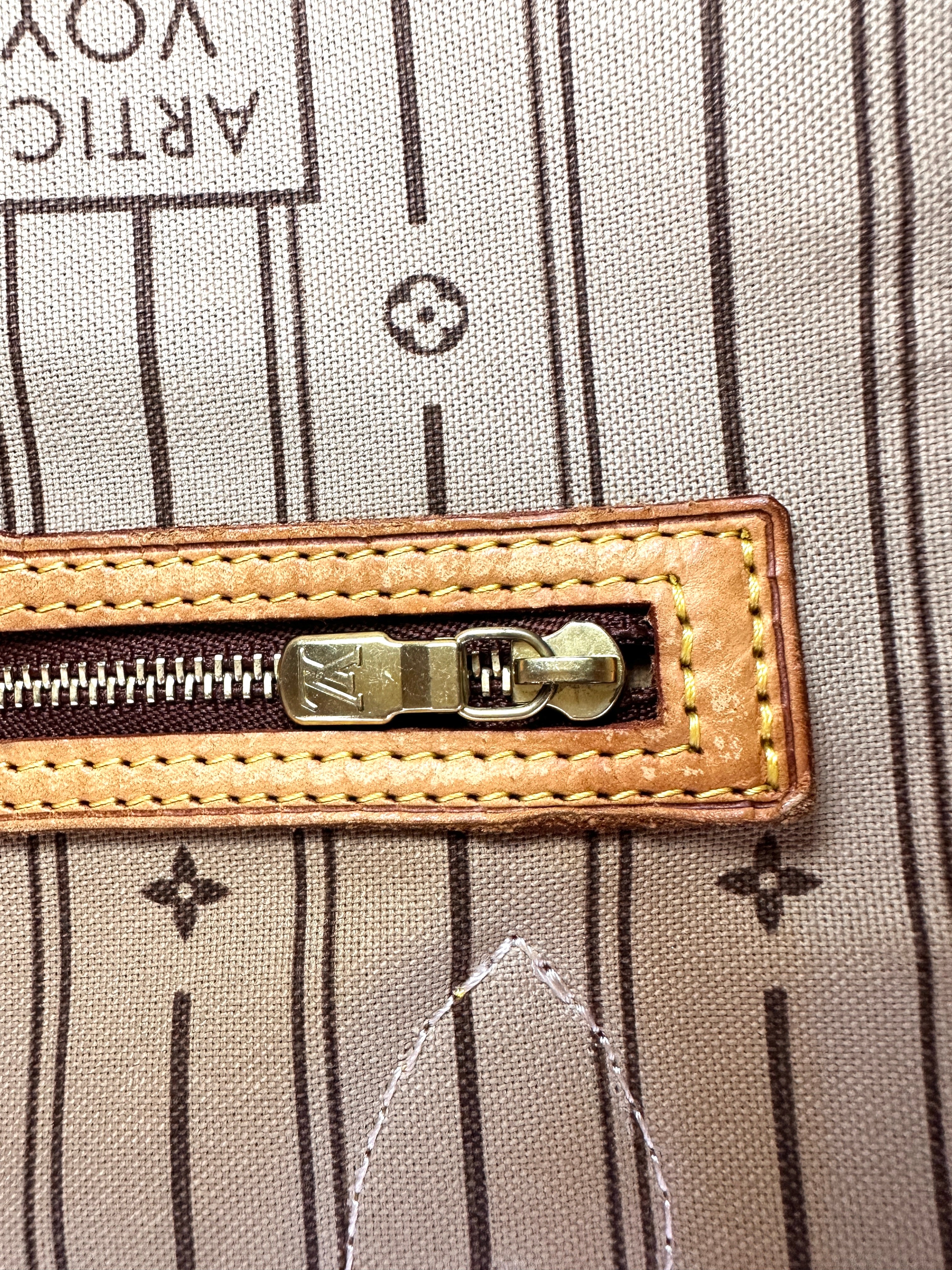 Louis Vuitton Neverfull MM Monogram Canvas Handle Bag LV2900