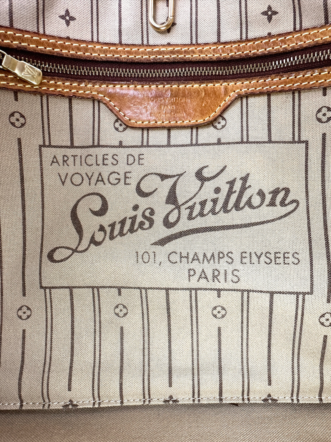 Louis Vuitton Neverfull MM Monogram Canvas Handle Bag LV2900