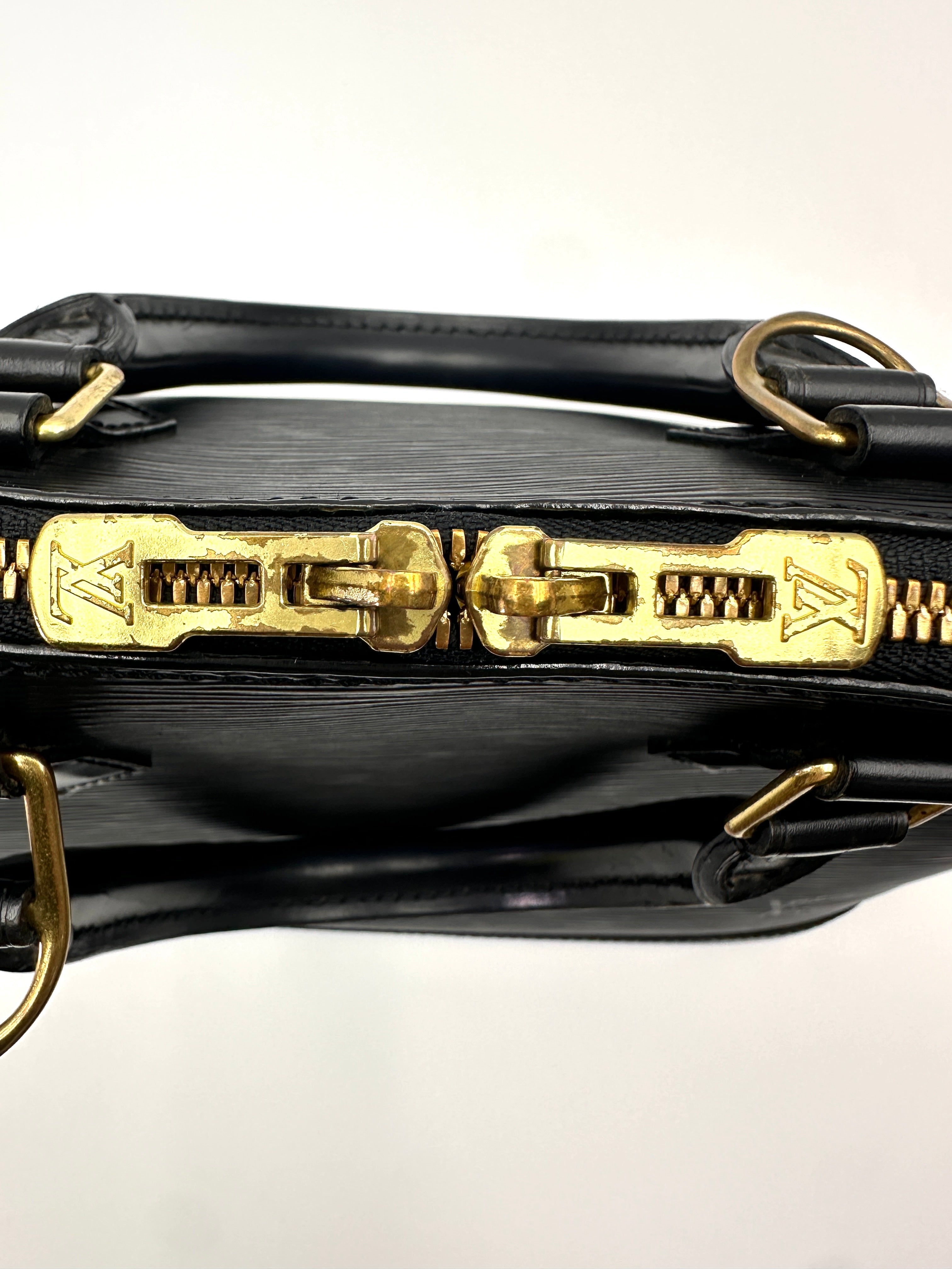 Louis Vuitton Alma Black Epi Leather Handle Bag LV2895