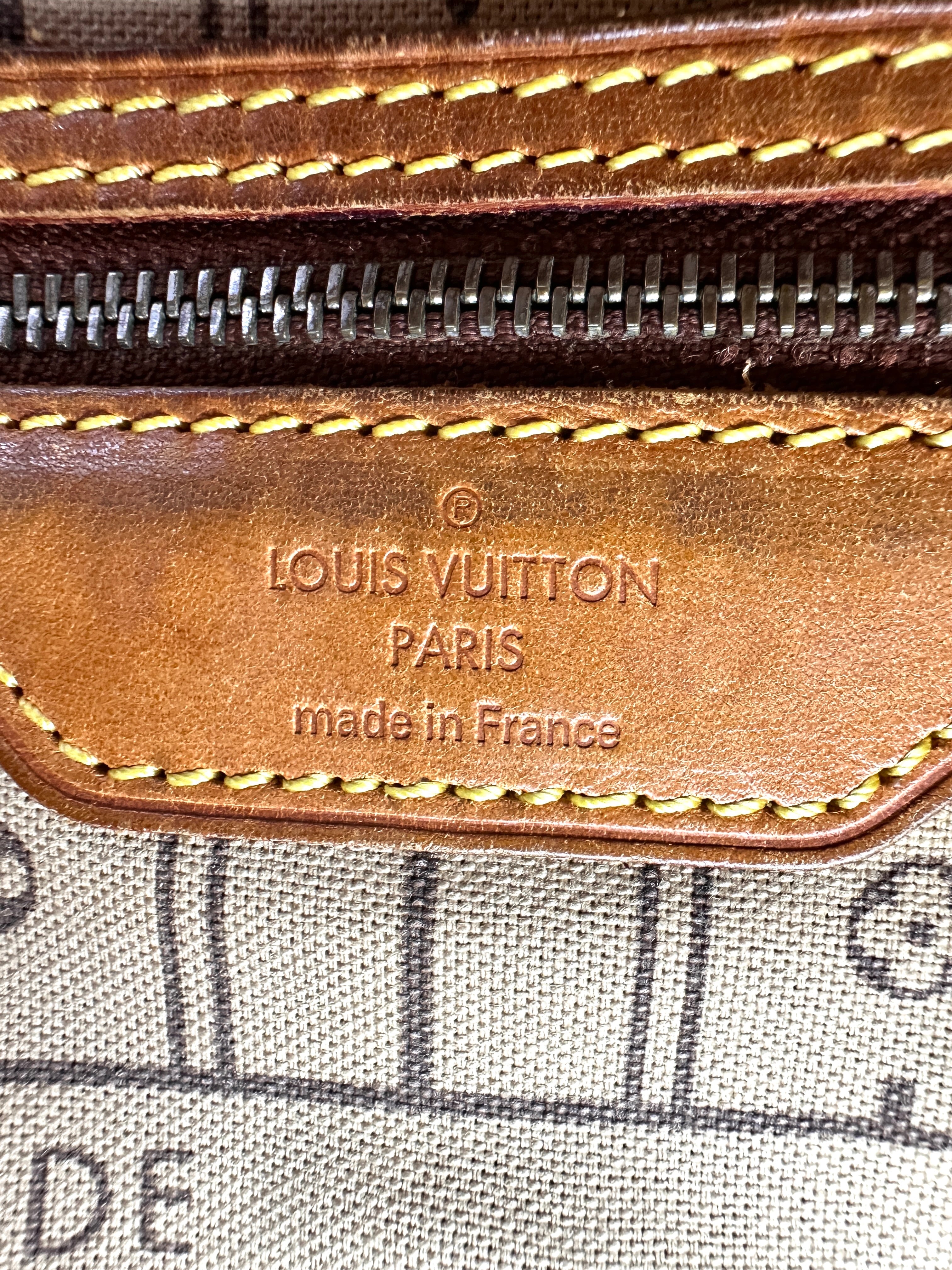 Louis Vuitton Neverfull MM Monogram Canvas Handle Bag LV2897