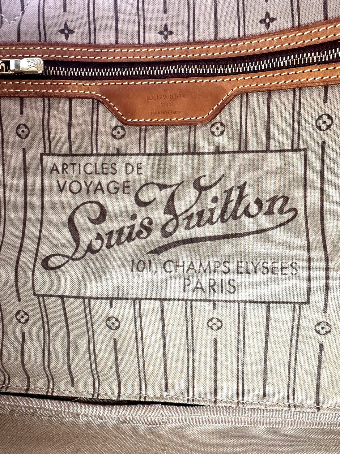 Louis Vuitton Neverfull MM Monogram Canvas Handle Bag LV2898