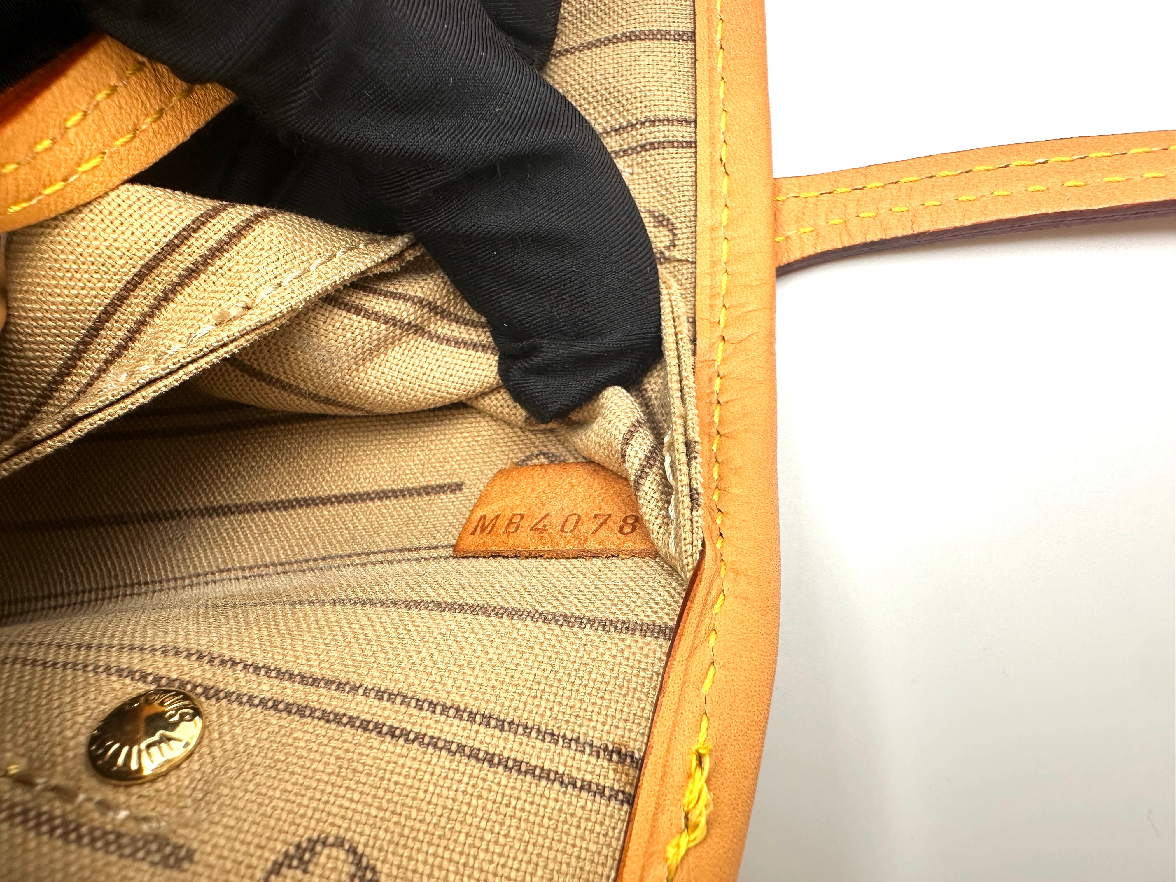 Louis Vuitton Neverfull MM Monogram Canvas Handle Bag LV2898