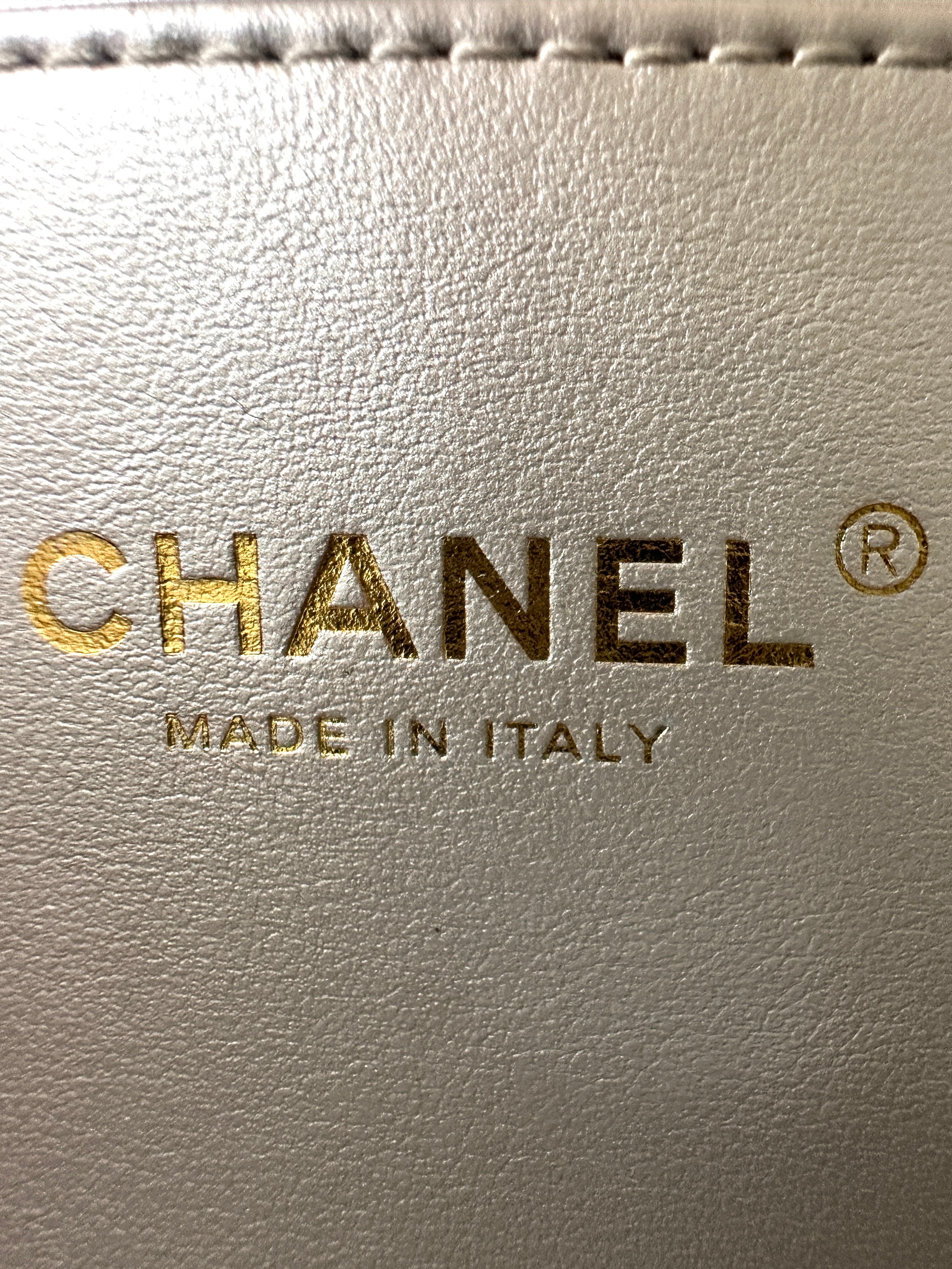 Chanel 23P White Quilted Leather Rainbow Handle Bag(U9***GH) CC2071