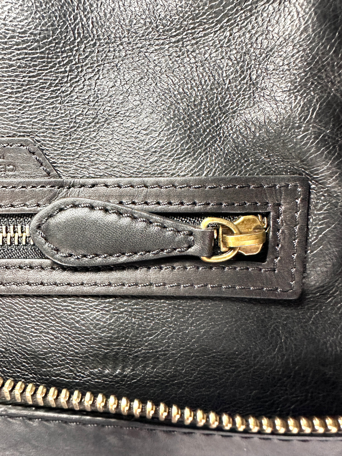 Celine Luggage Black/Beige Leather Handle Bag CE168