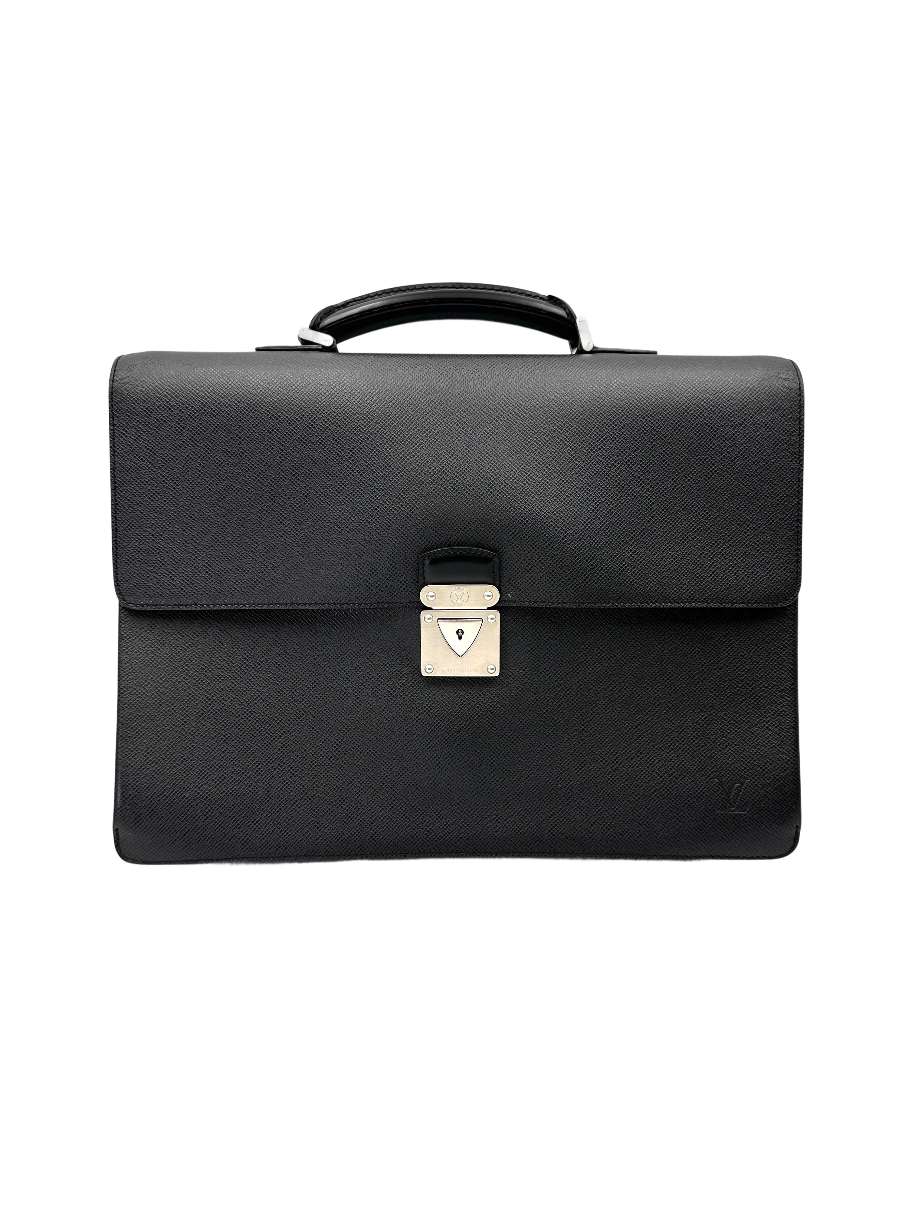 Louis Vuitton Taiga Leather Business Bag LV2902