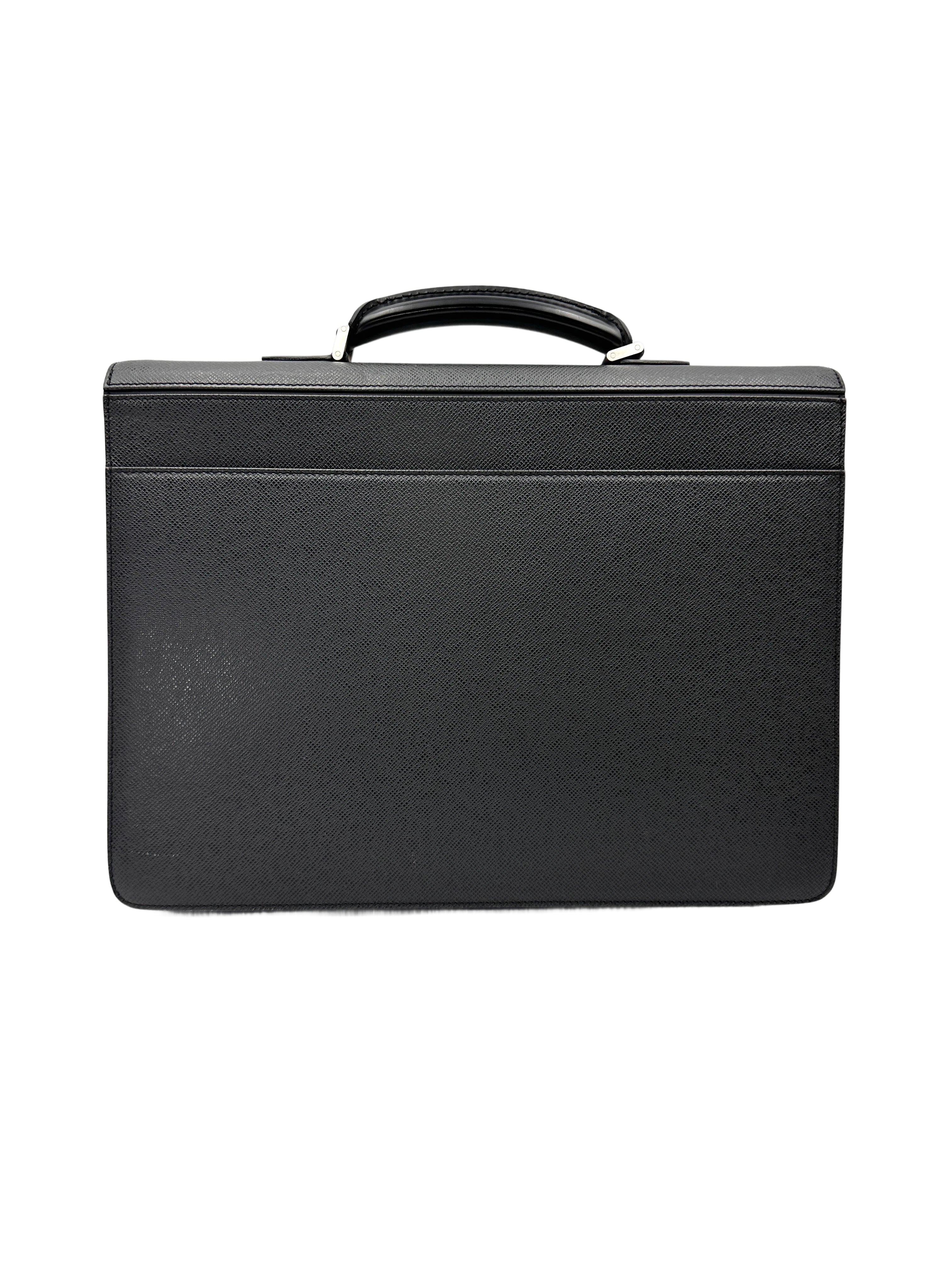 Louis Vuitton Taiga Leather Business Bag LV2902