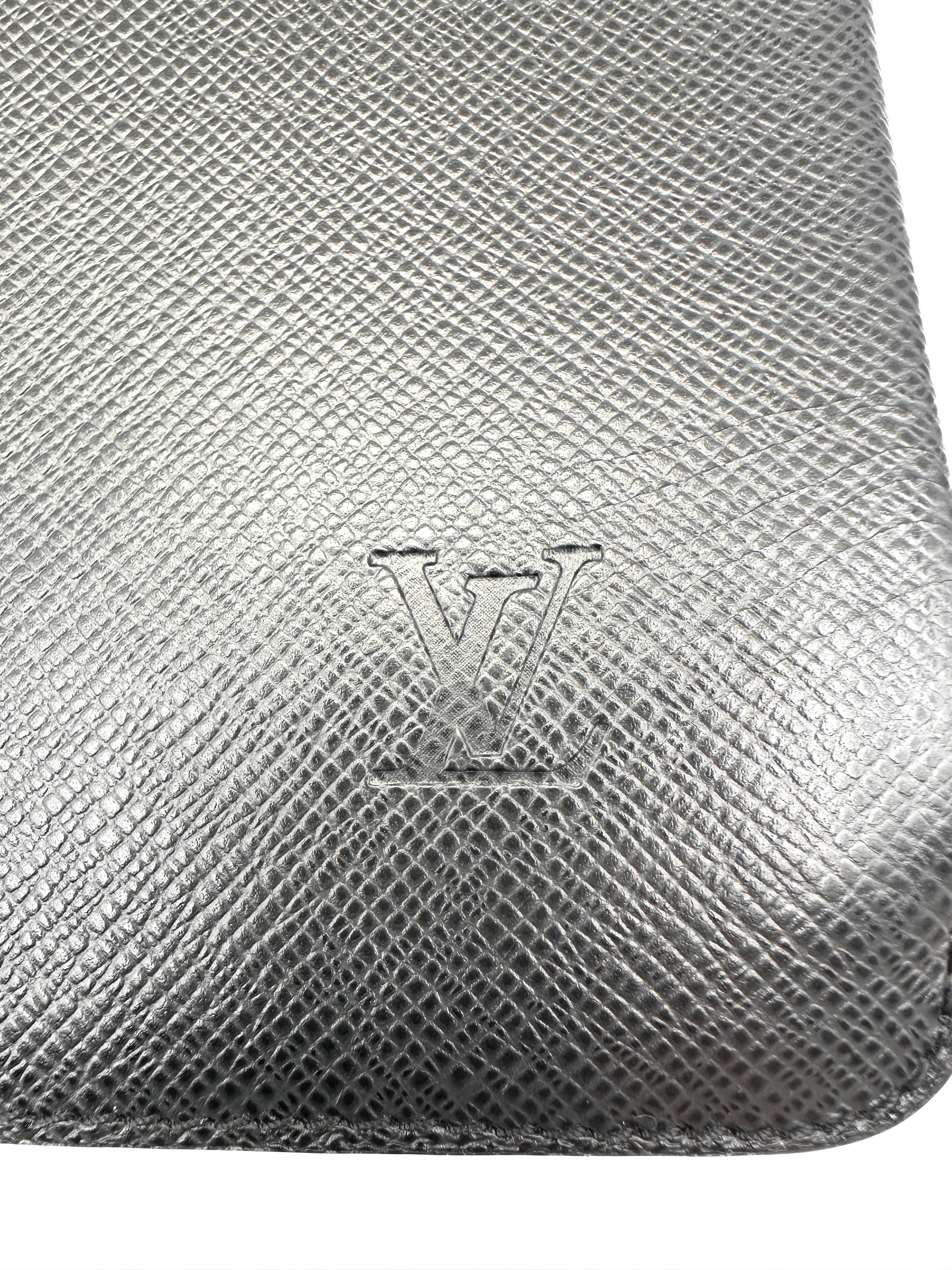 Louis Vuitton Taiga Leather Business Bag LV2902