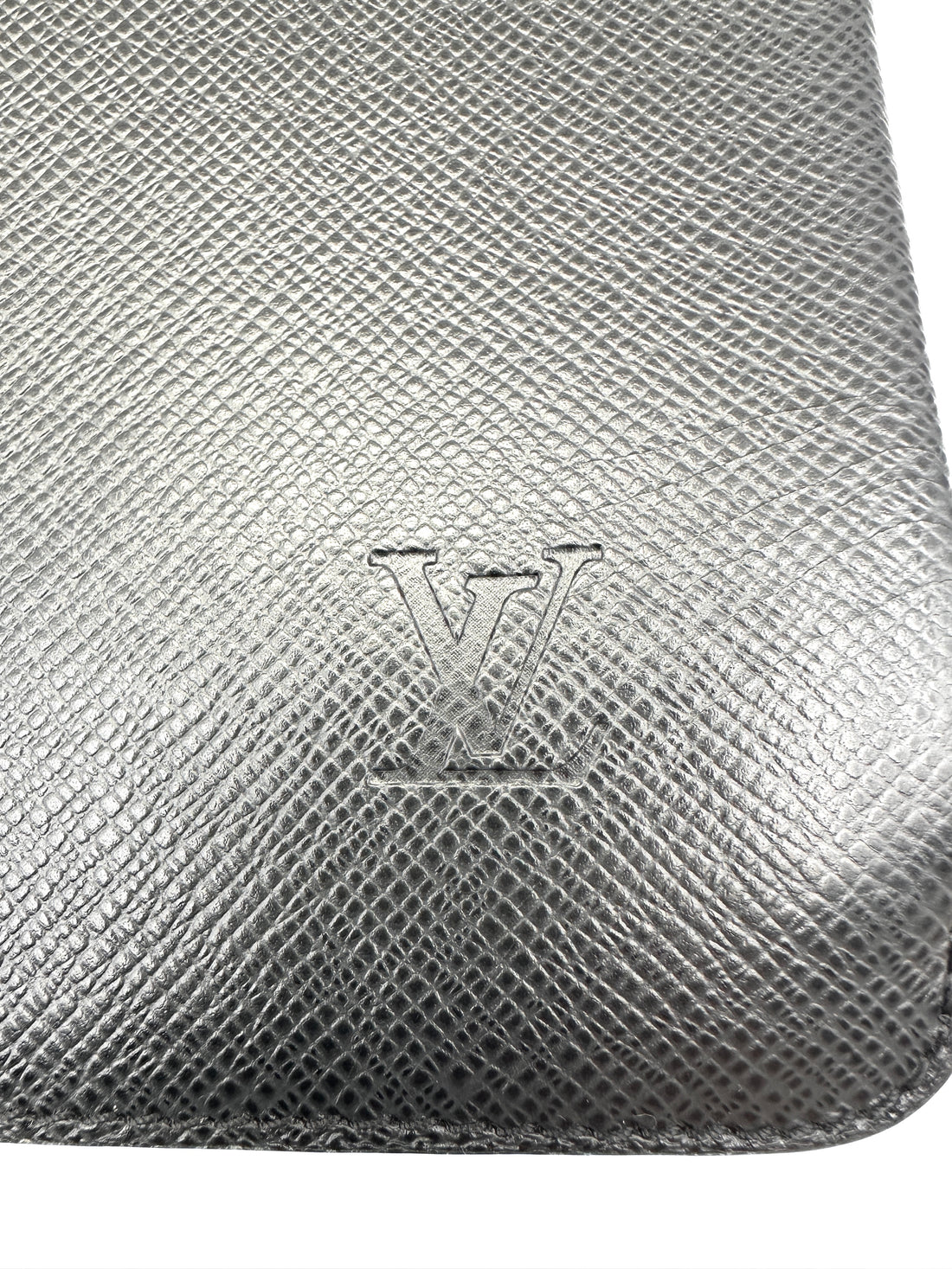 Louis Vuitton Taiga Leather Business Bag LV2902