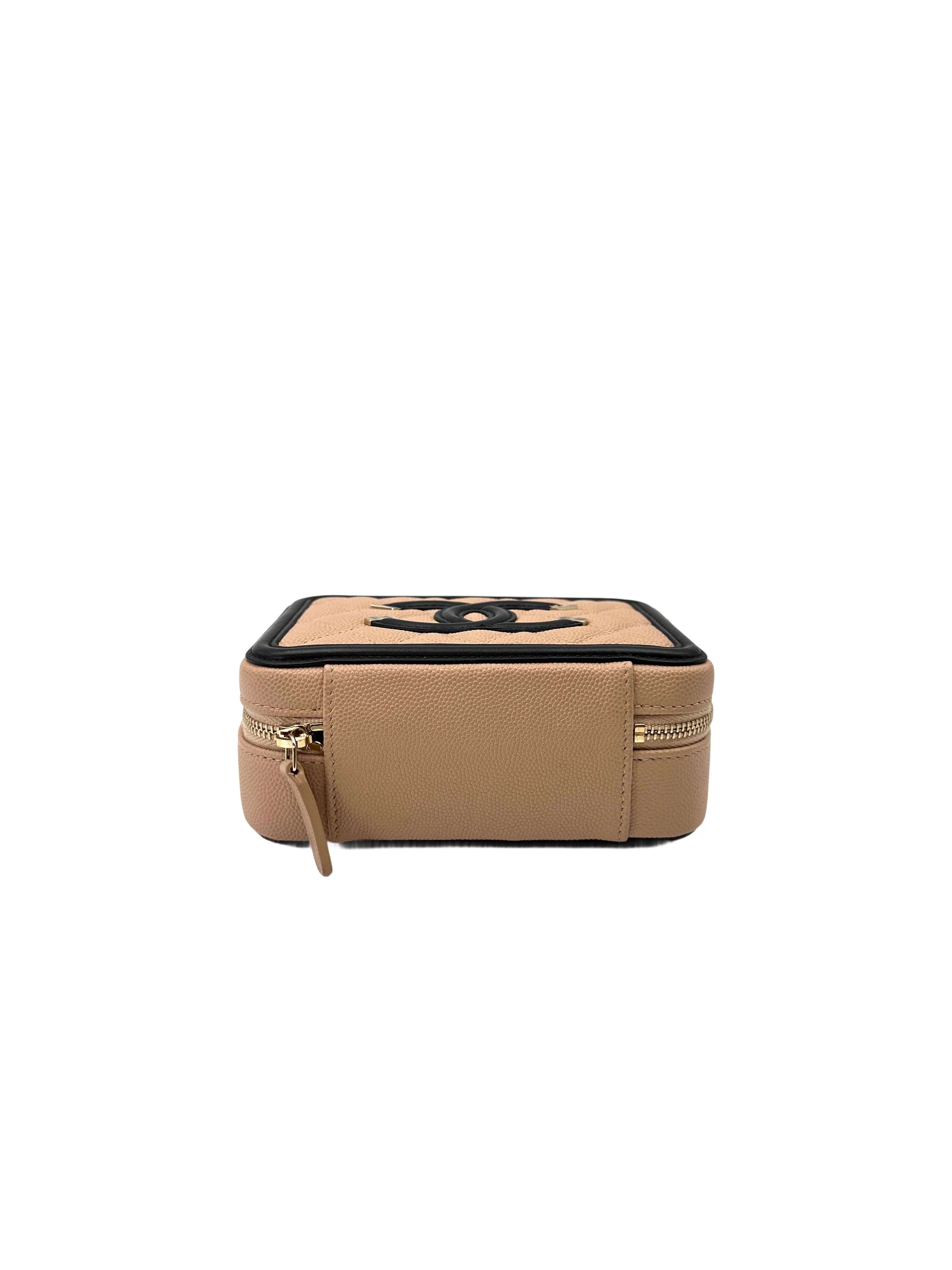 Chanel CC Filigree Beige/Black Quilted Leather Mini Vanity Case(29***96) CC2074