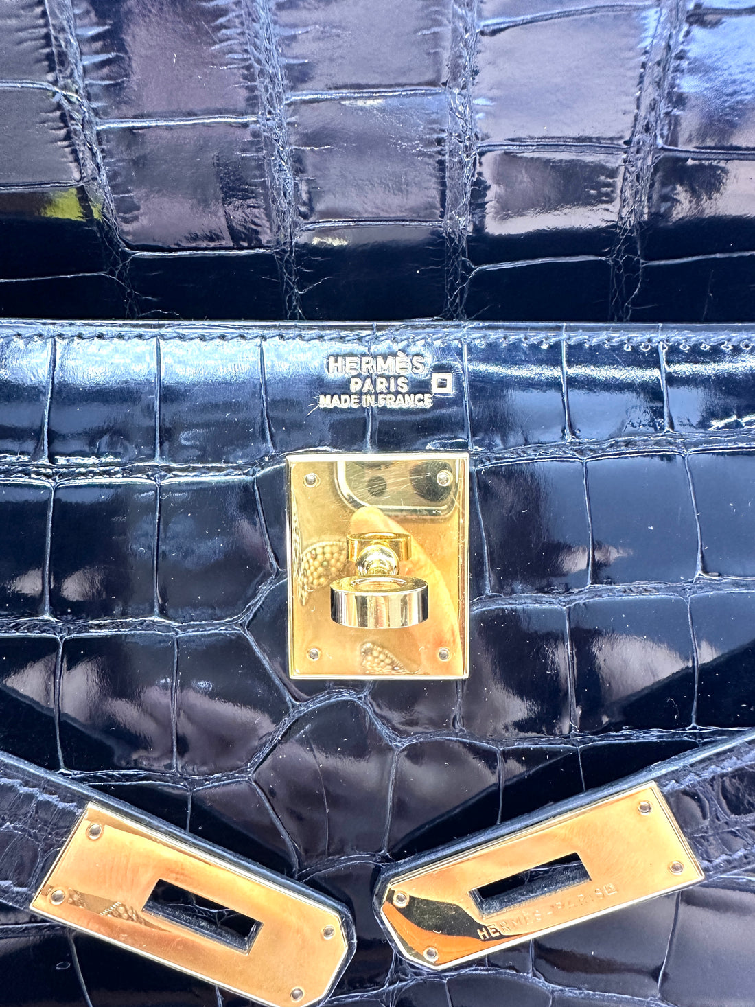 Hermes Kelly32 Black Shiny Crocodile Leather Top Handle Bag With Gold Hardware HR117