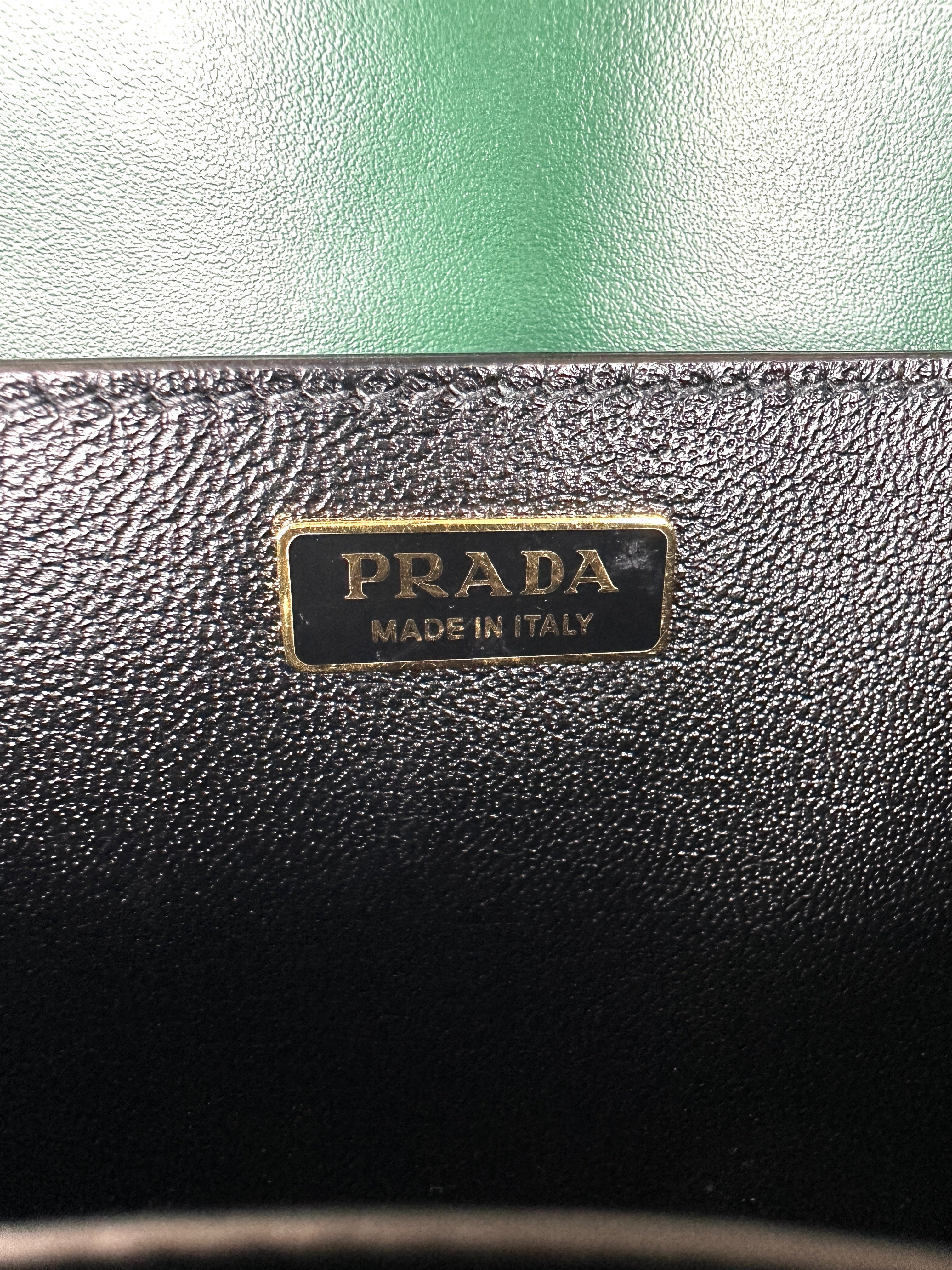 Prada Cahier Black/Green Leather Shoulder Bag PR430