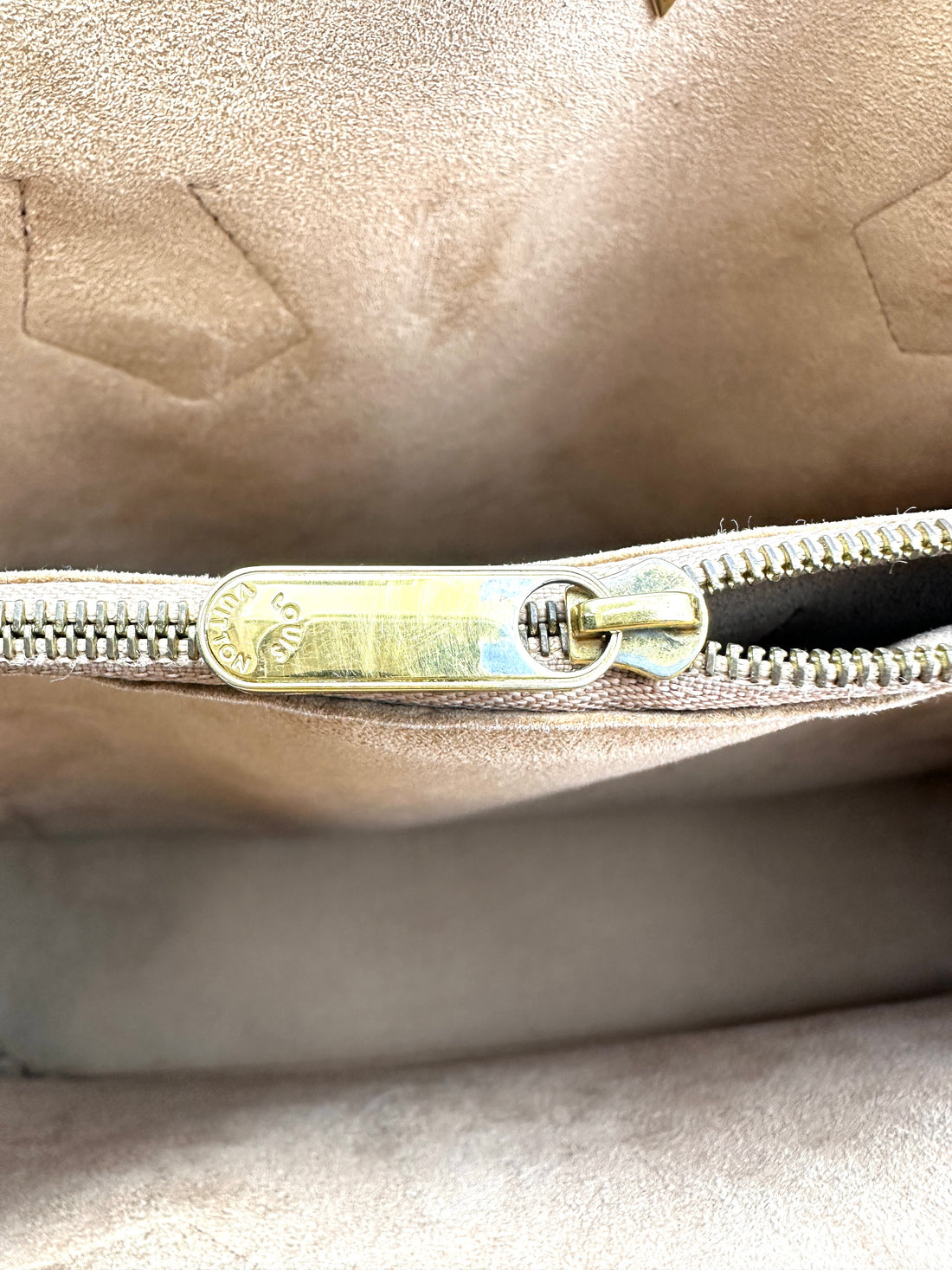 Louis Vuitton Kensington Damier Ebene Canvas Handle Bag LV2914