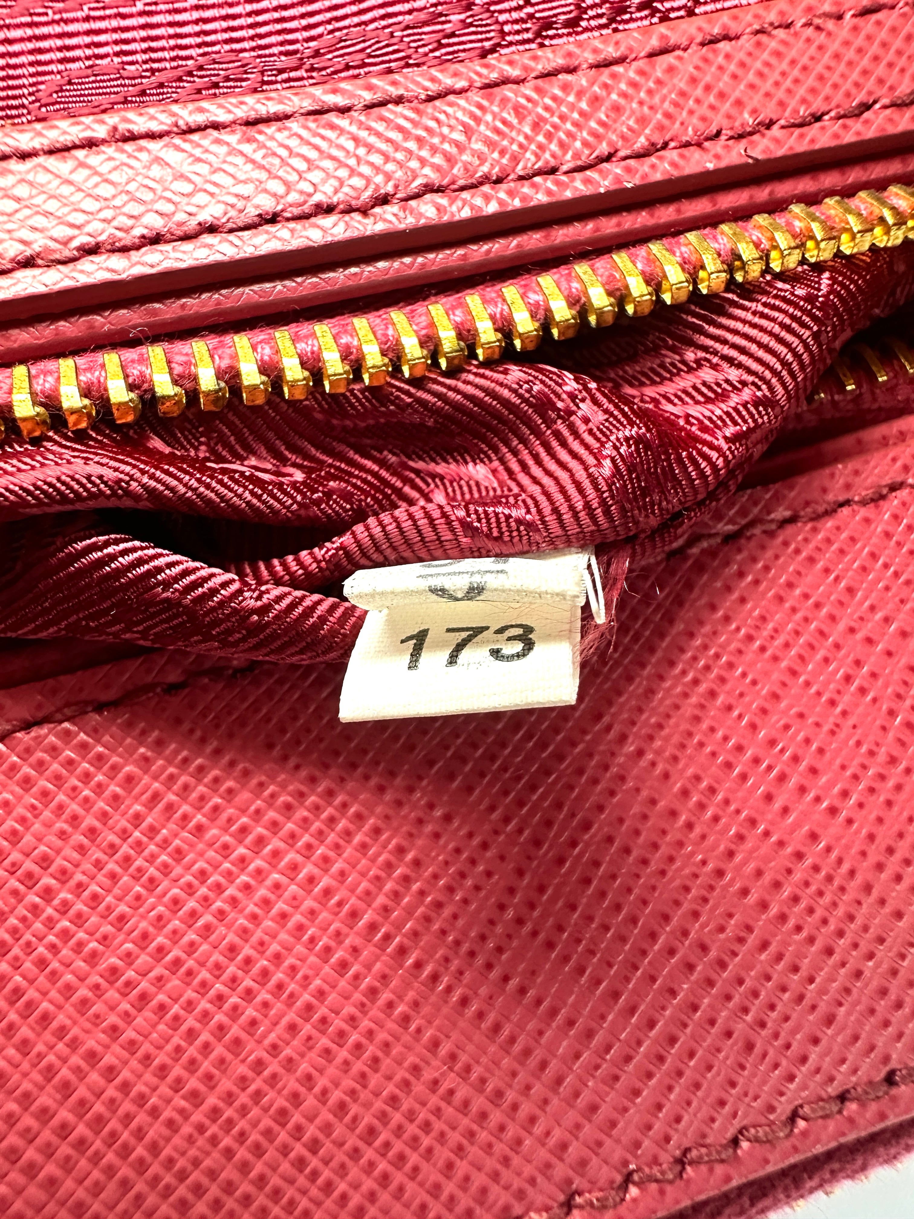 Prada Galleria Pink Saffiano Leather Handle Bag PR422