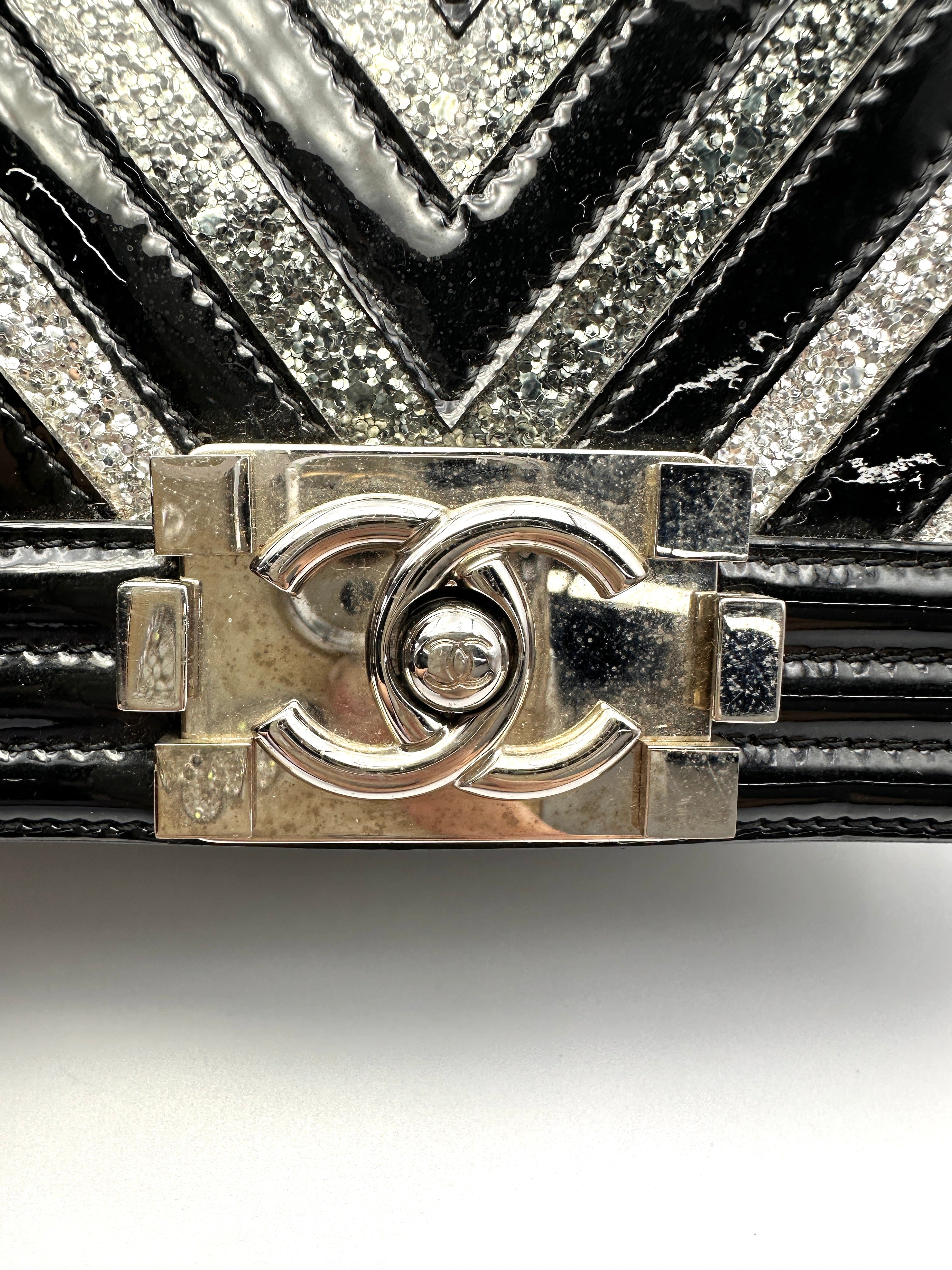 Chanel LeBoy Black Chevron V-Stitch Patent Leather Small Size Flap Bag(24***98) CC2089