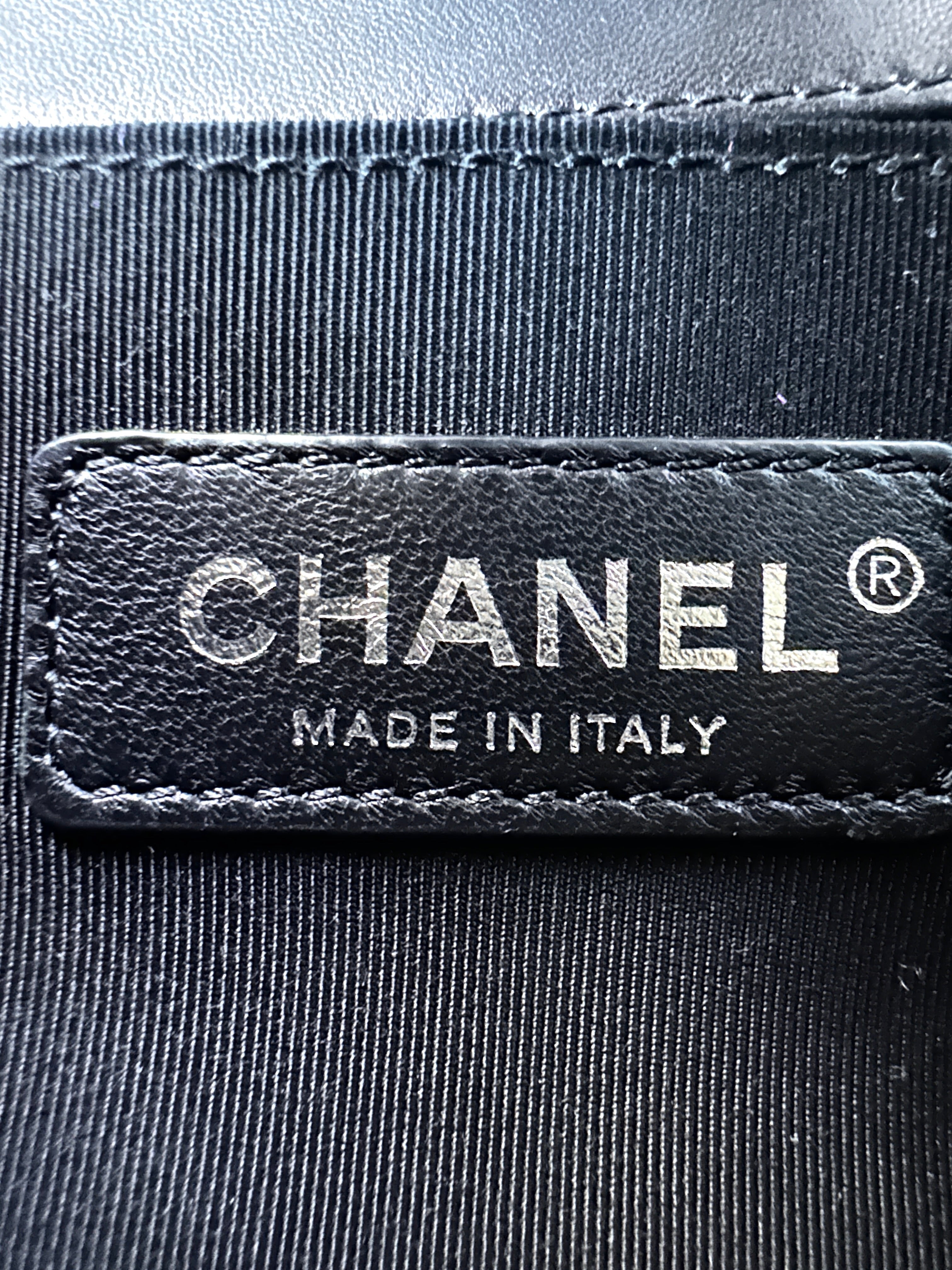 Chanel LeBoy Black Chevron V-Stitch Patent Leather Small Size Flap Bag(24***98) CC2089