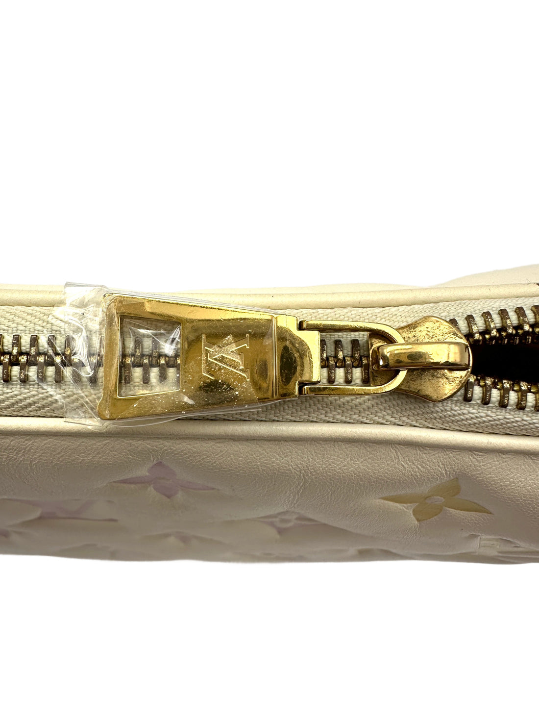 Louis Vuitton Coussin BB Milky Way White Monogram Embossed Puffy Leather Shoulder Bag LV2929