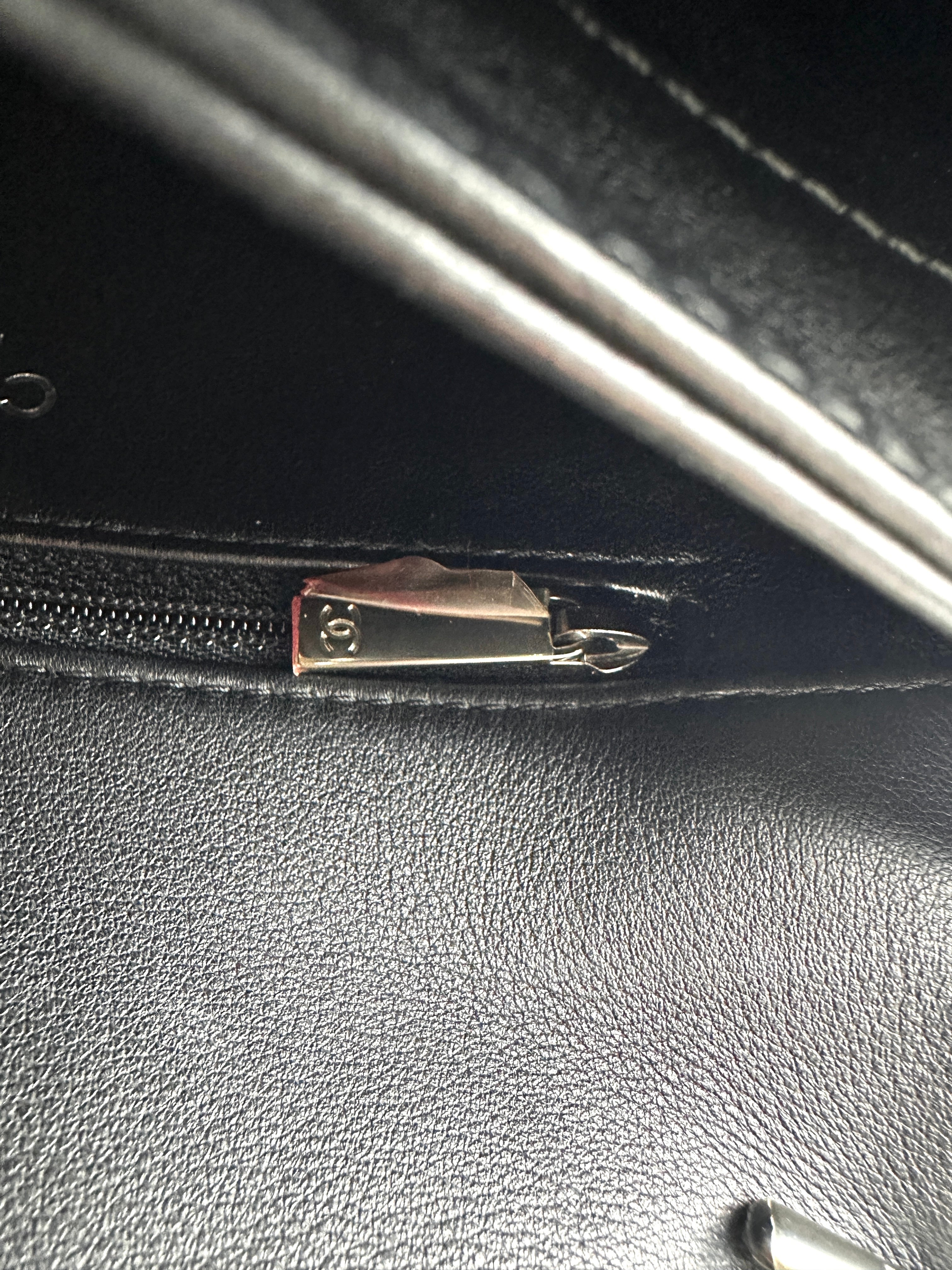 Chanel Black Leather Top Handle Bag(26***23) CC2084