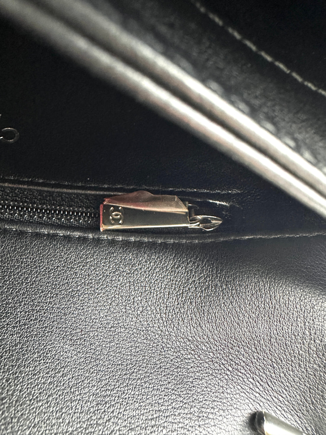 Chanel Black Leather Top Handle Bag(26***23) CC2084