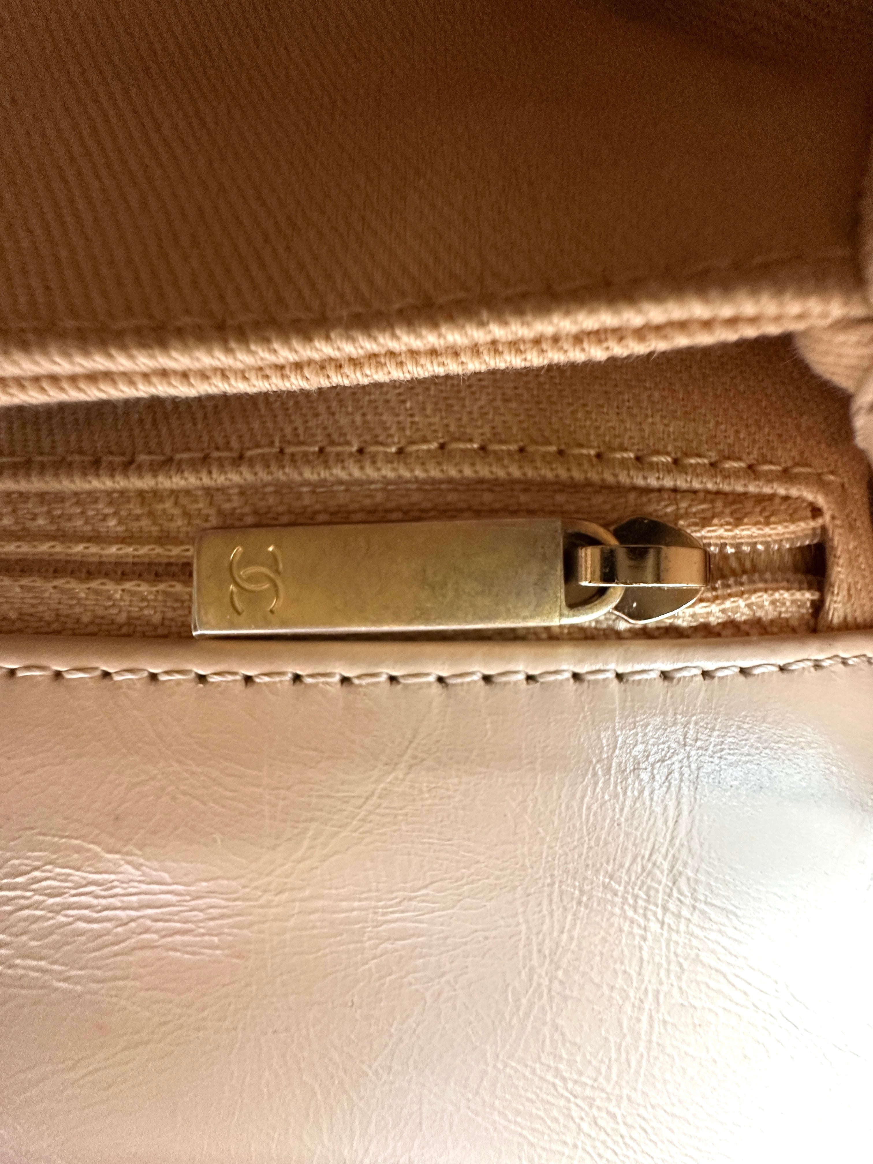 Chanel CoCo Handle Beige Chevron Quilted Leather Shoulder Bag(25***63) CC2085