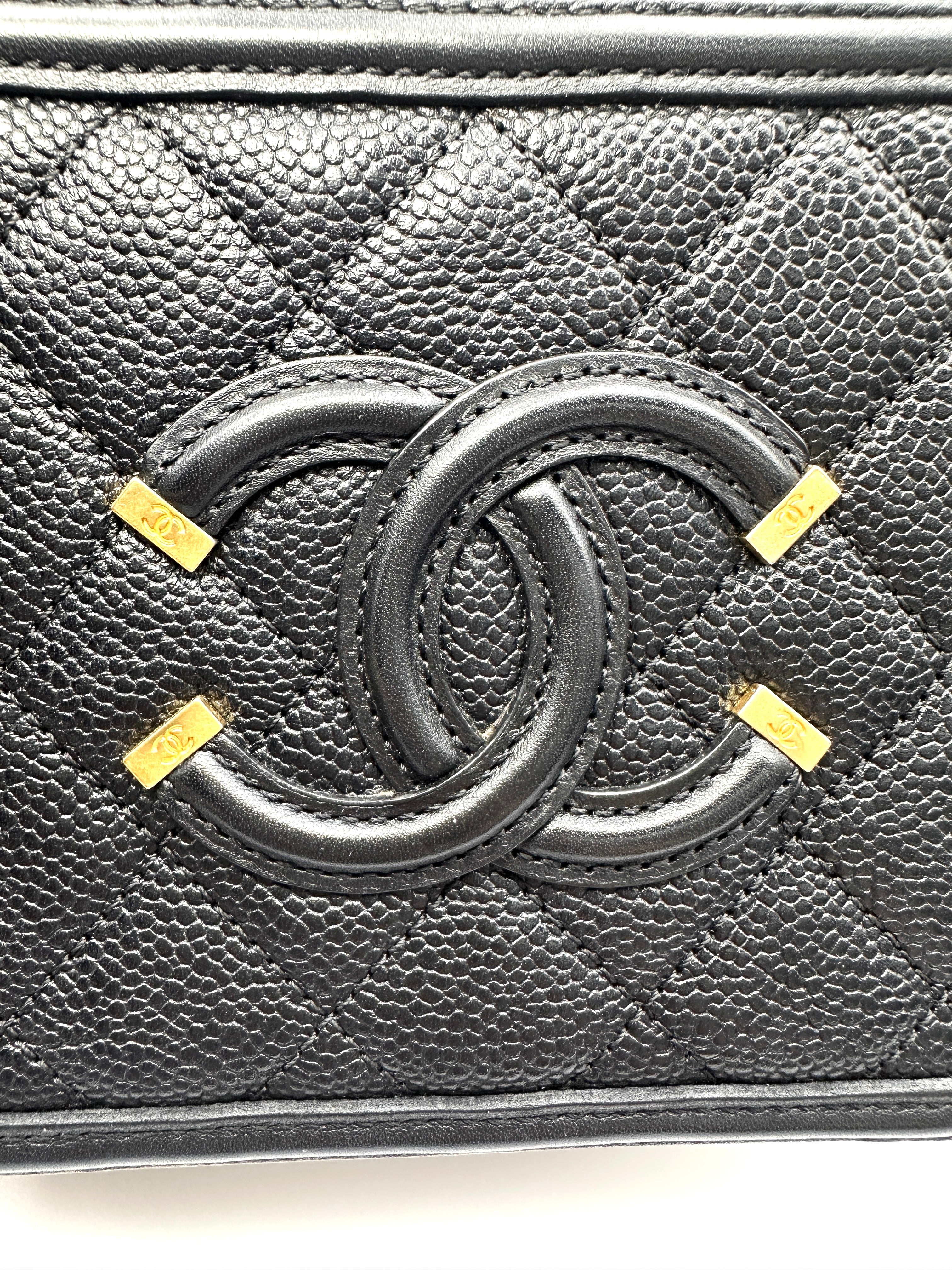 Chanel CC Filigree Black Quilted Leather Top Handle Vanity Case(26***53) CC2087