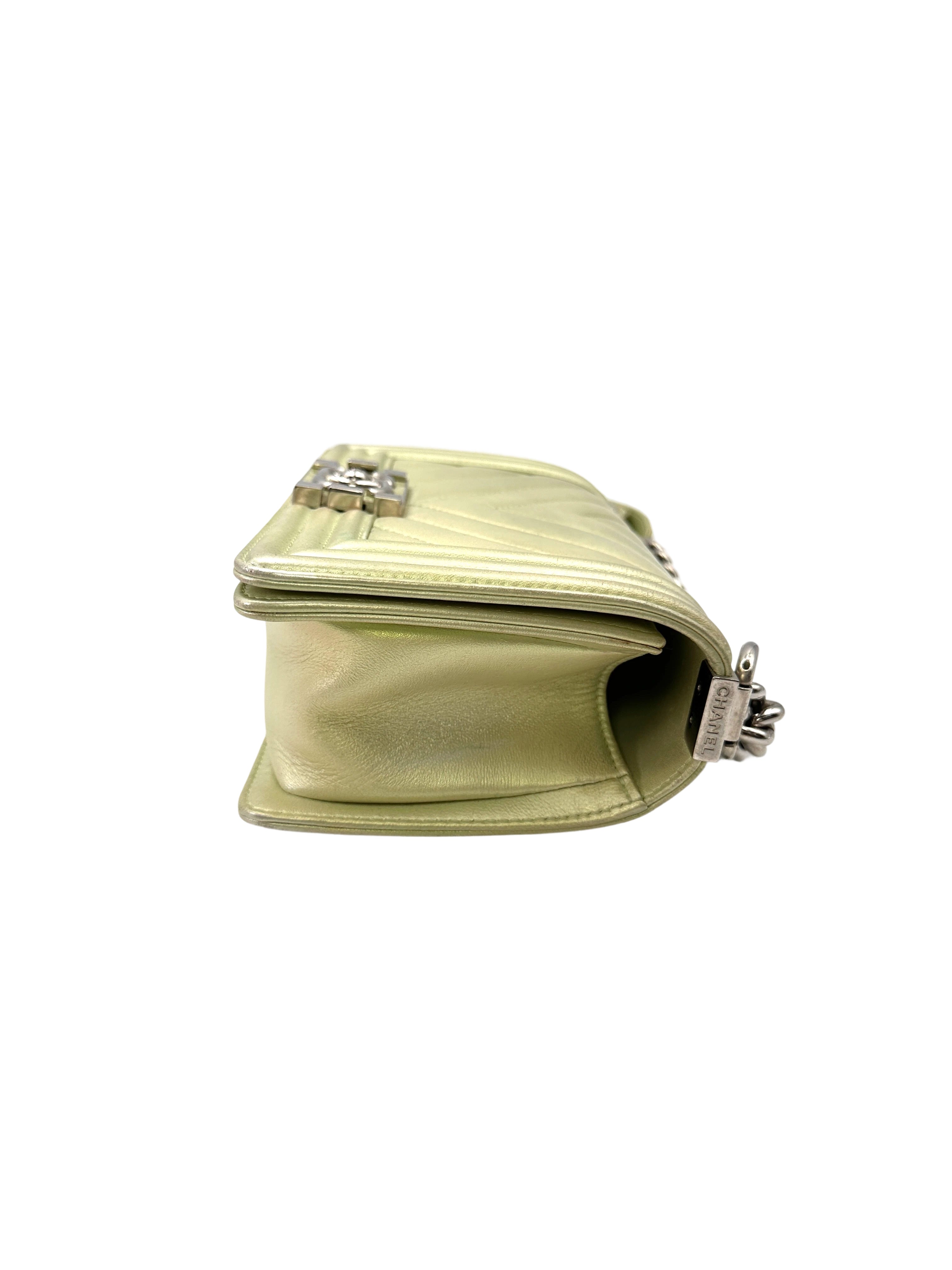 Chanel LeBoy Metallic Iridescent Light Green Chevron Quilted Small Size Flap Bag(25***07) CC2091