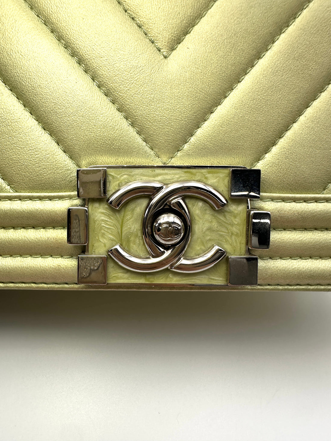 Chanel LeBoy Metallic Iridescent Light Green Chevron Quilted Small Size Flap Bag(25***07) CC2091