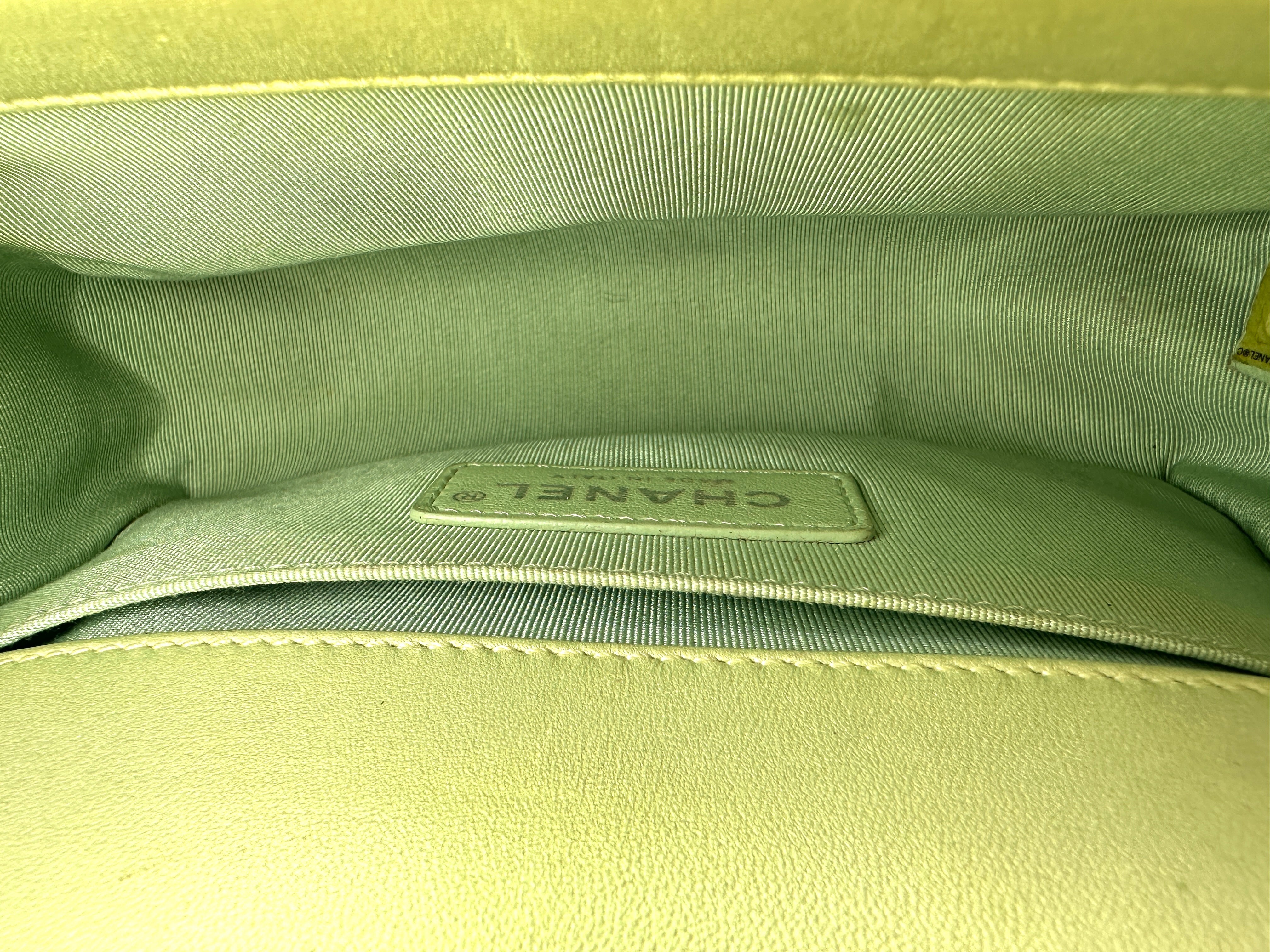Chanel LeBoy Metallic Iridescent Light Green Chevron Quilted Small Size Flap Bag(25***07) CC2091
