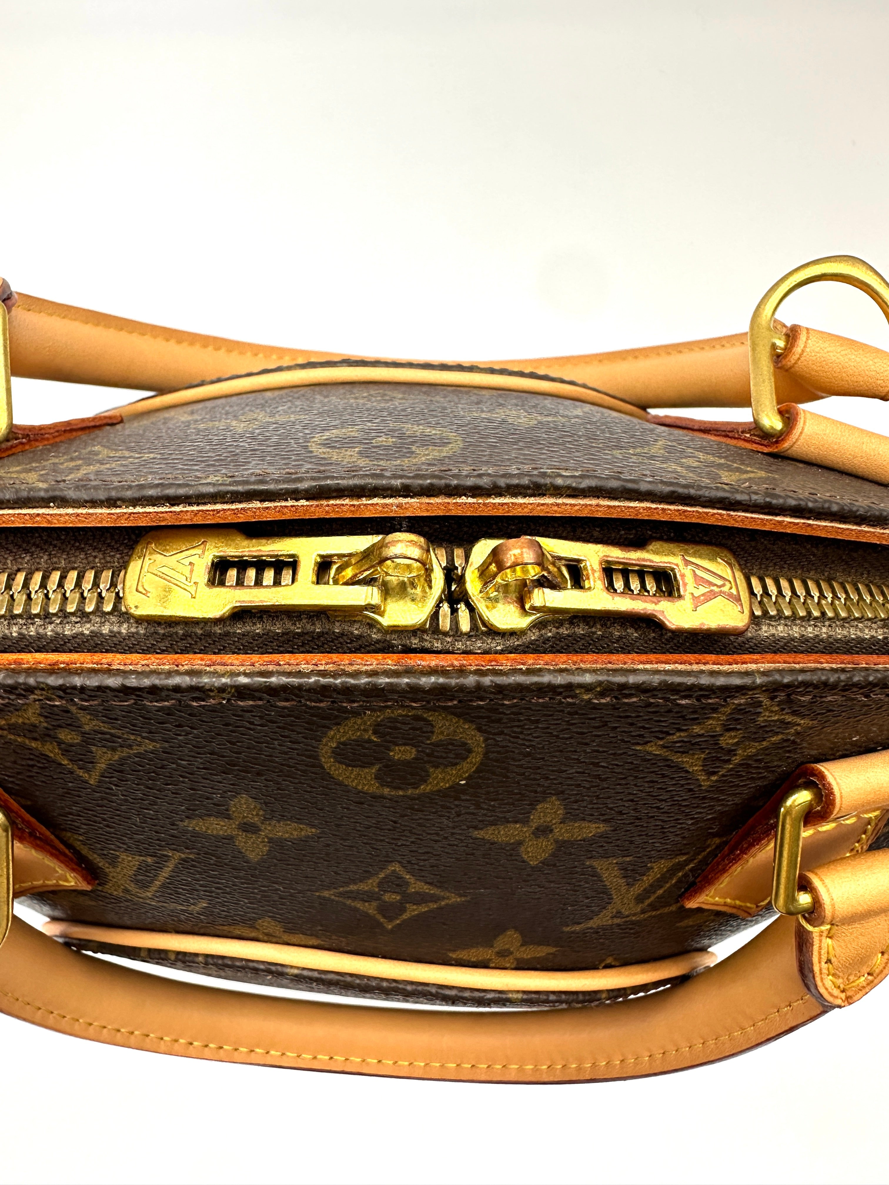 Louis Vuitton Ellipse Monogram Canvas Handle Bag LV2942
