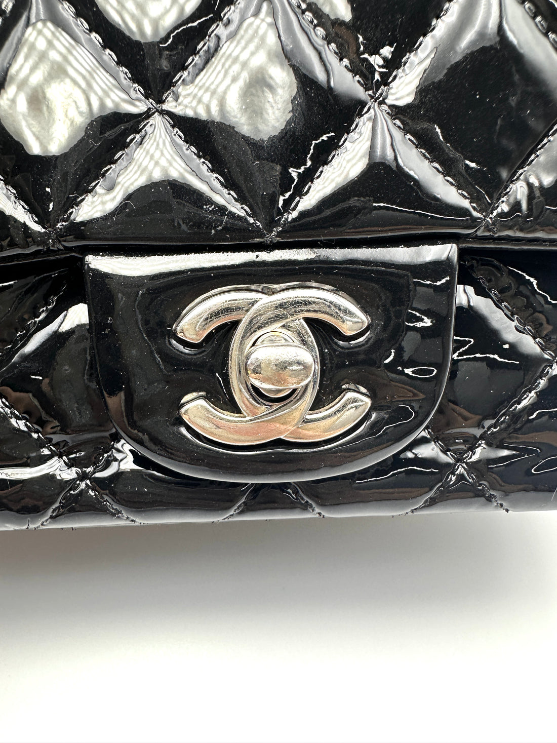 Chanel Black Quilted Patent Leather Mini Flap Bag(19***83) CC2099
