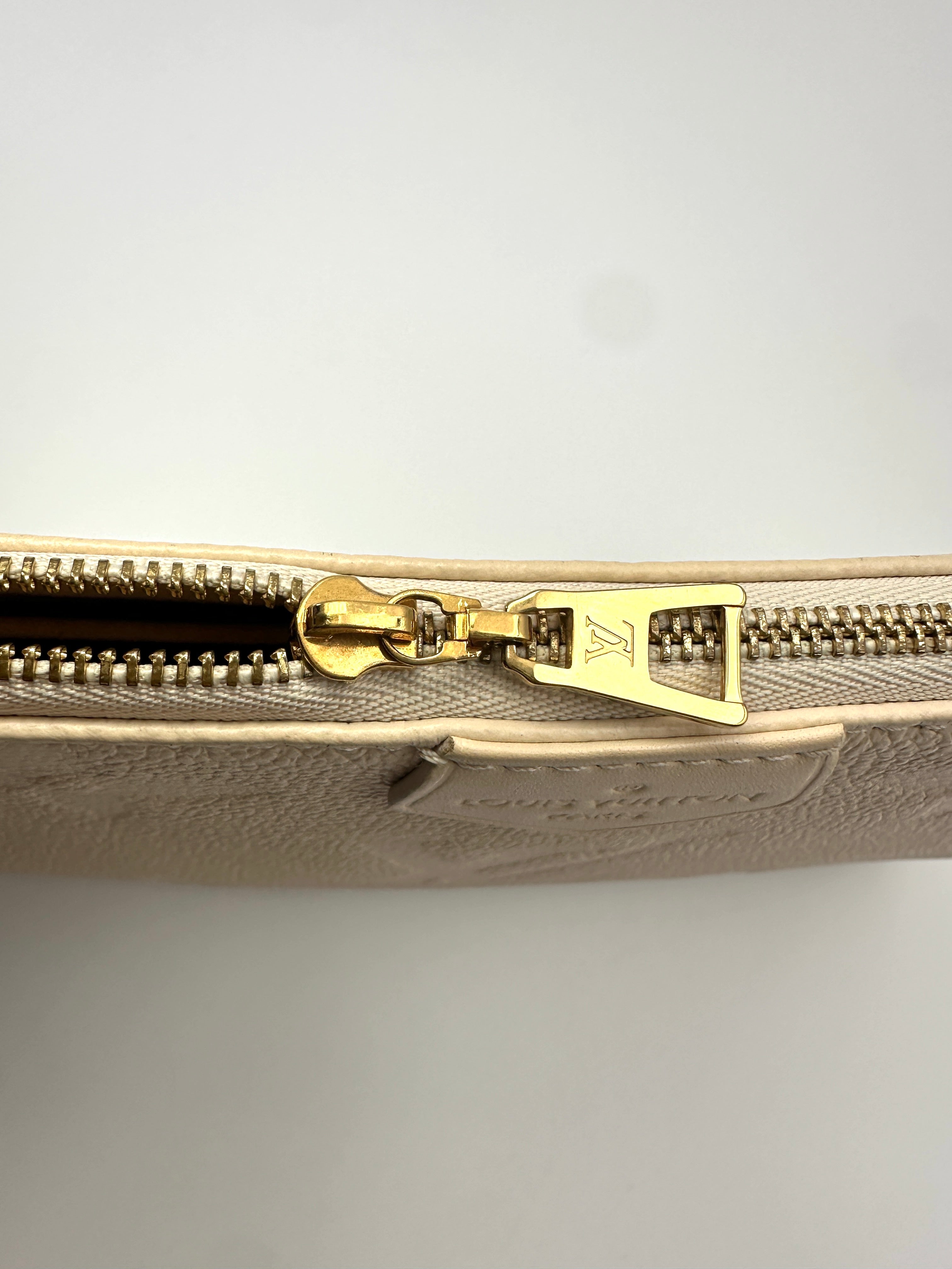 Louis Vuitton White Monogram Empreinte Leather Multi Pochette Accessoires LV2934