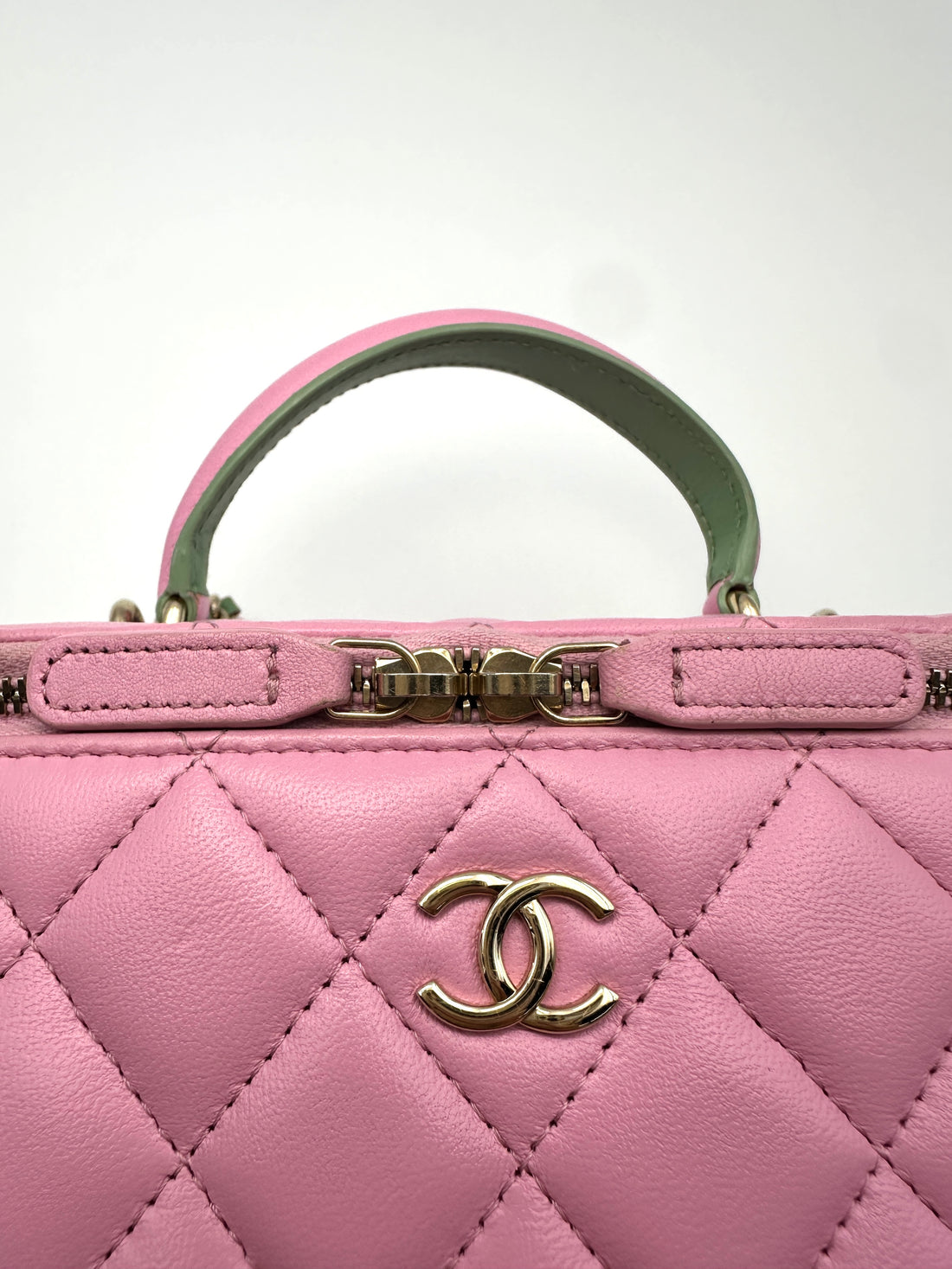Chanel Pink Quilted Leather Top Handle Vanity Case(C7***1K) CC2101