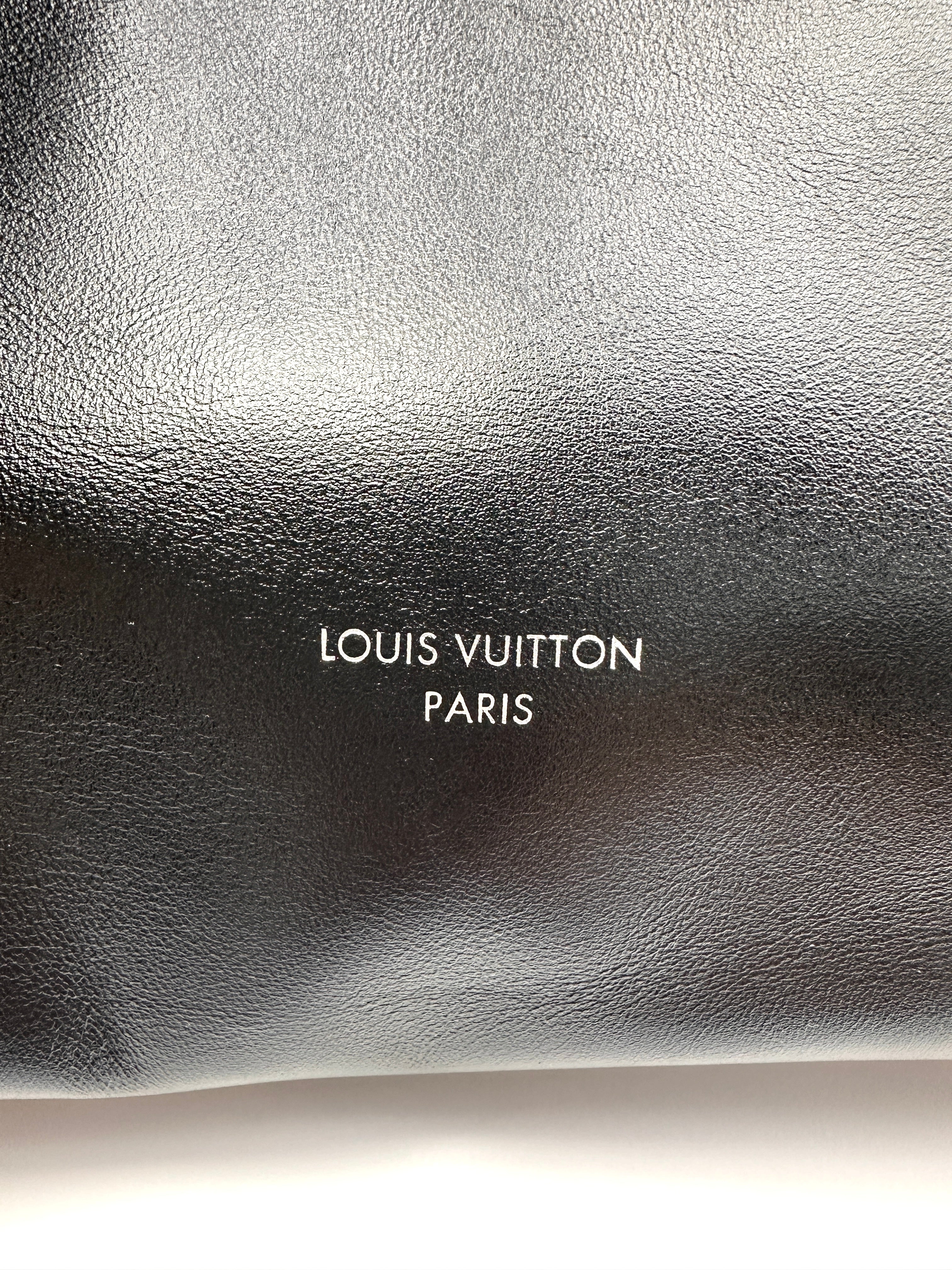 Louis Vuitton Carryall Black Lambskin Shoulder Bag LV2936