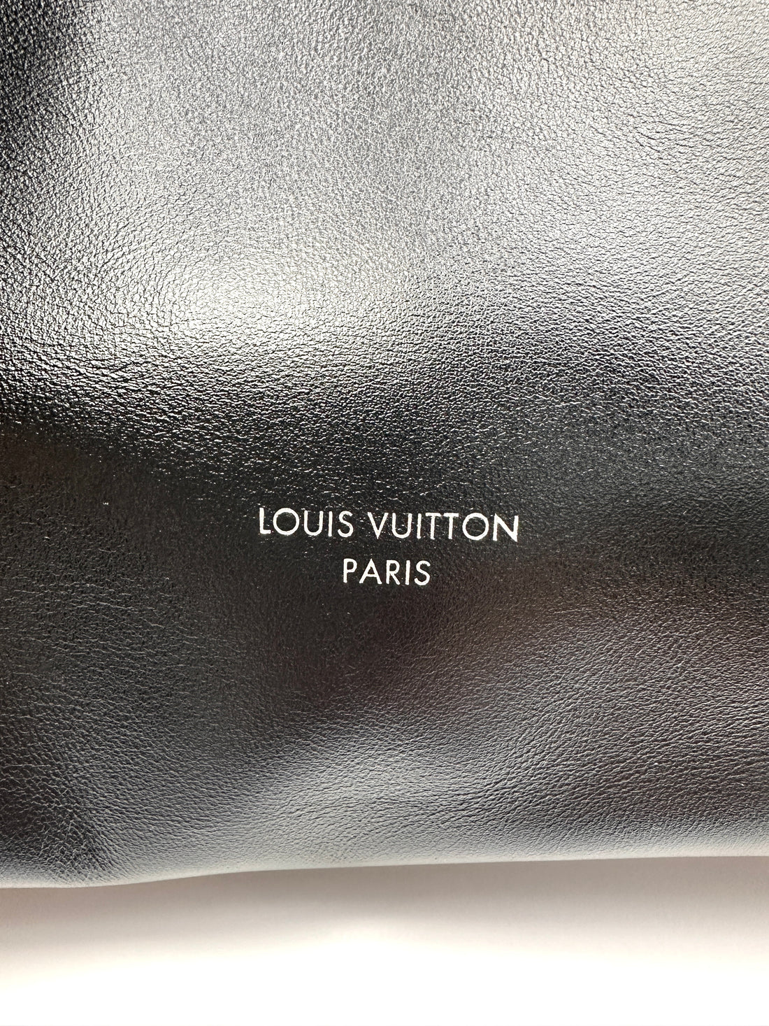 Louis Vuitton Carryall Black Lambskin Shoulder Bag LV2936